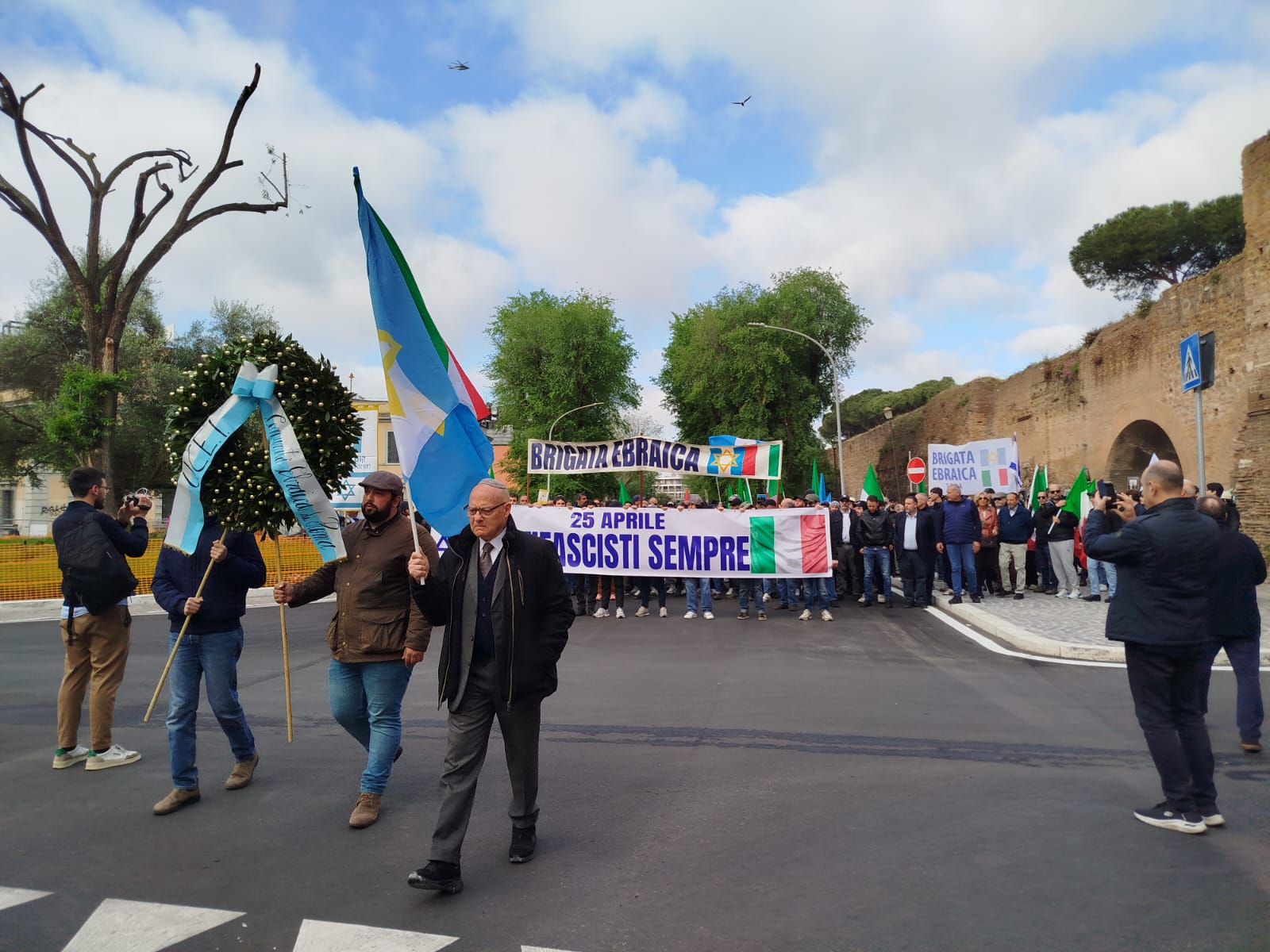 25 April, piazzale Ostiense armoured to avoid clashes between demonstrators