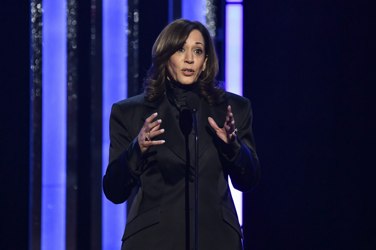 USA, Trump revokes Secret Service protection for Kamala Harris