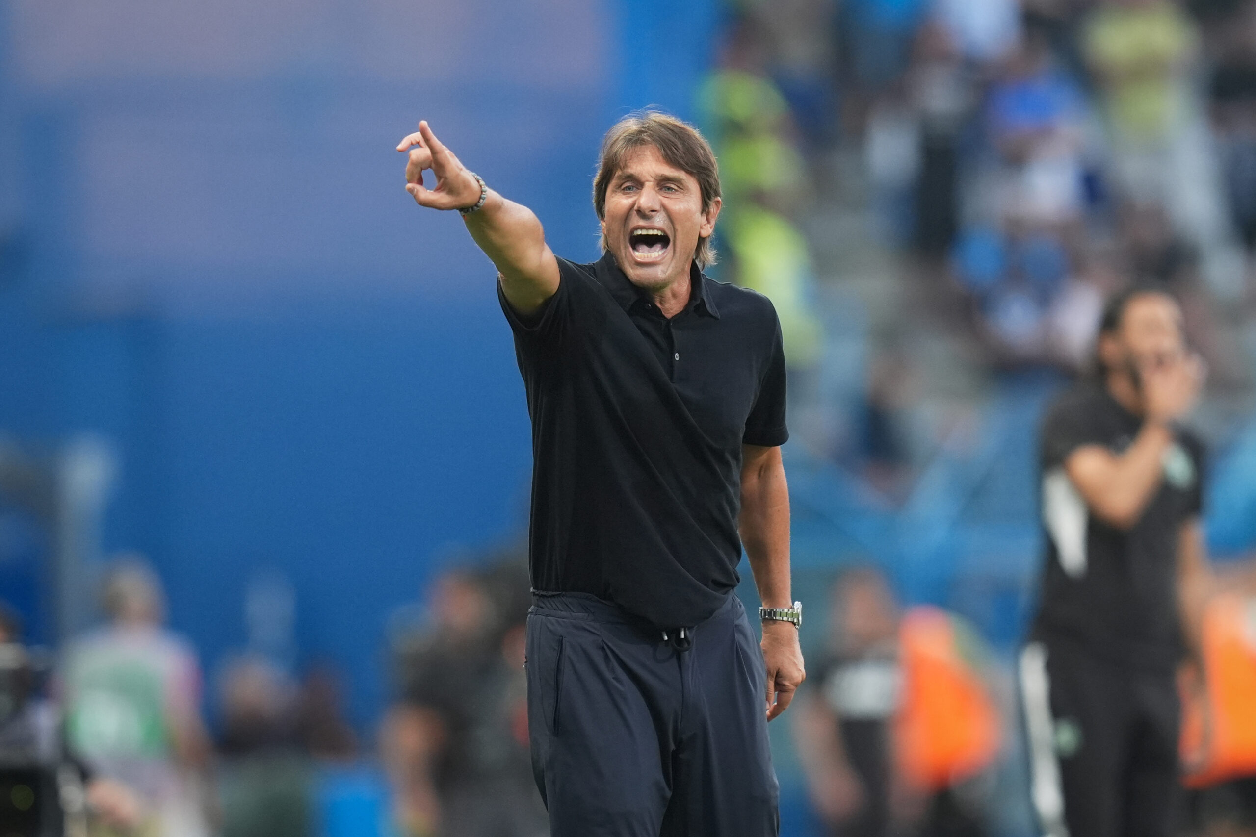 Football, Conte: ‘It’s a joy to return to the “Maradona”, let’s not forget the past’