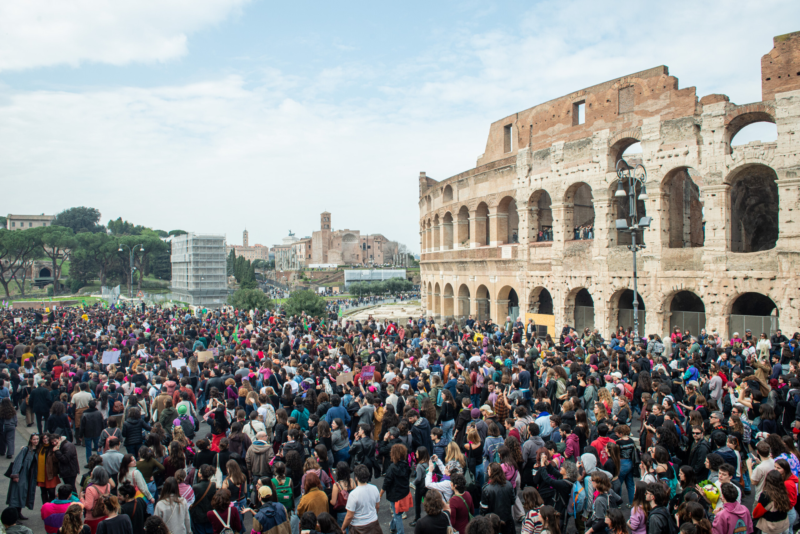 8 March, in Rome colour, music and flashmob for the transfeminist tide 8 March, in Rome colour, music and flashmob for the transfeminist tide