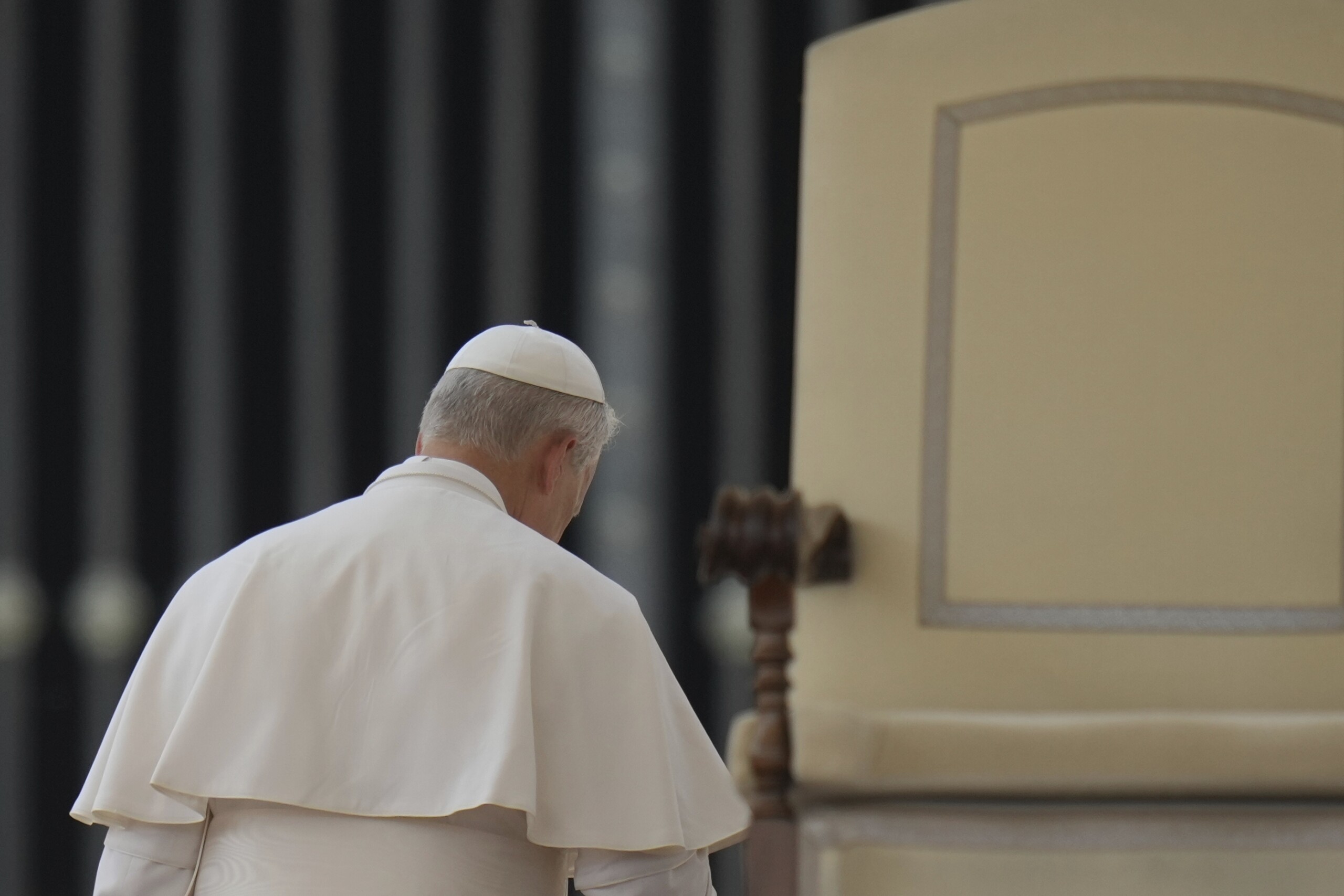 Abuse: Pope tells bishops to ‘be firm and decisive in confronting it’ Abuse: Pope tells bishops to ‘be firm and decisive in confronting it’