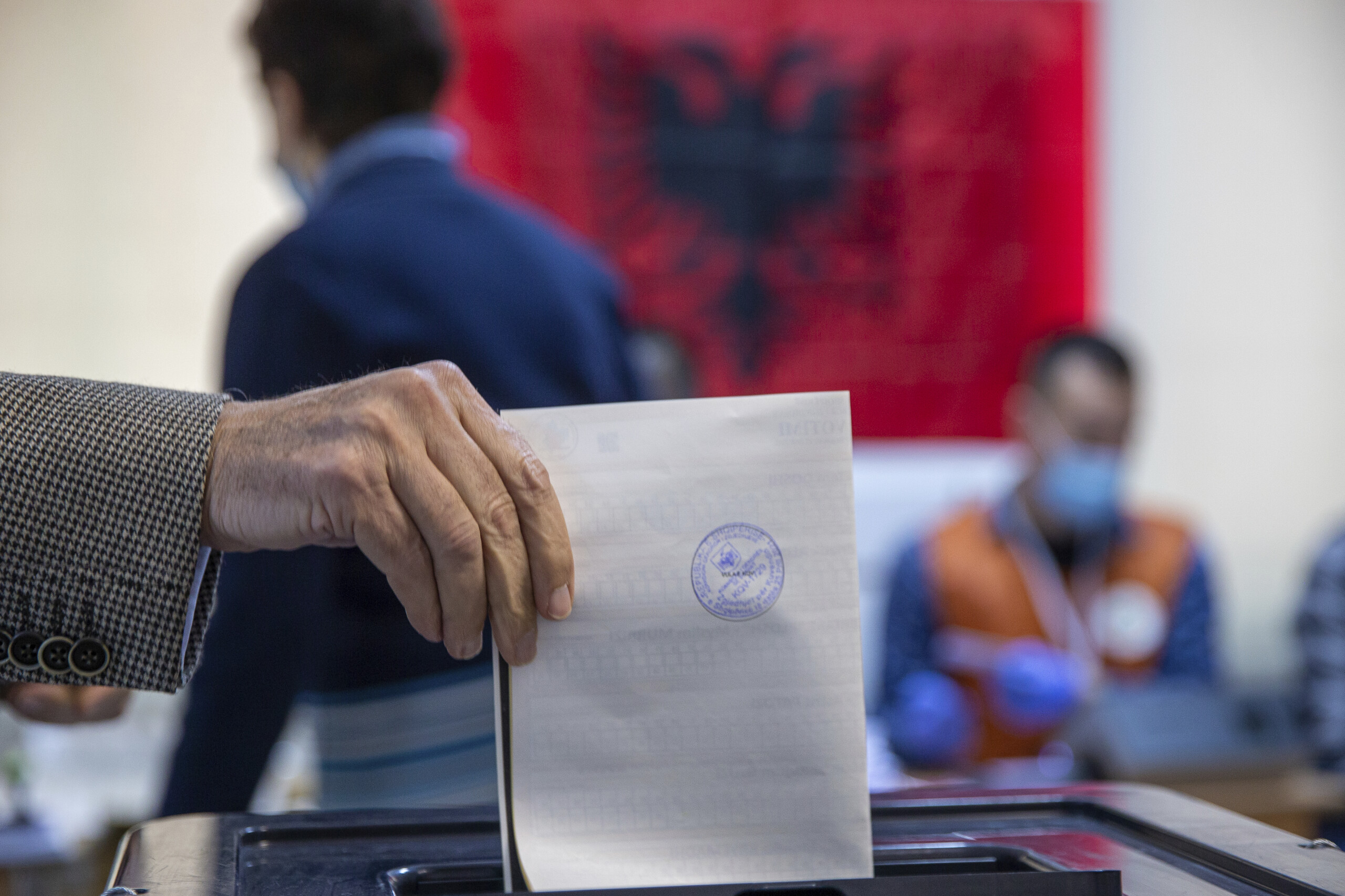 Albania: polls open for parliament renewal, Rama-Berisha challenge Albania: polls open for parliament renewal, Rama-Berisha challenge