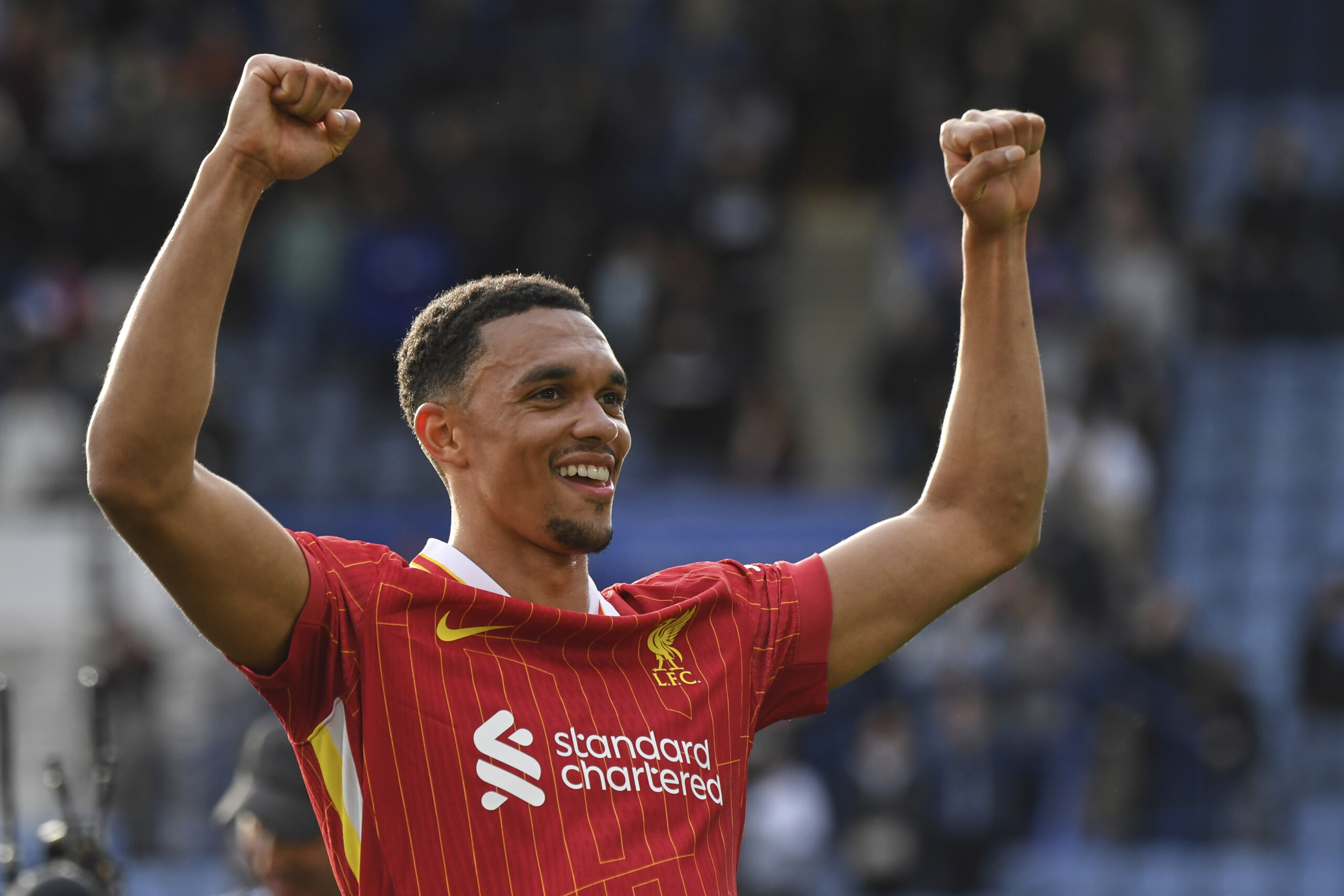 Alexander-Arnold announces departure from Liverpool: "Time for new challenges"