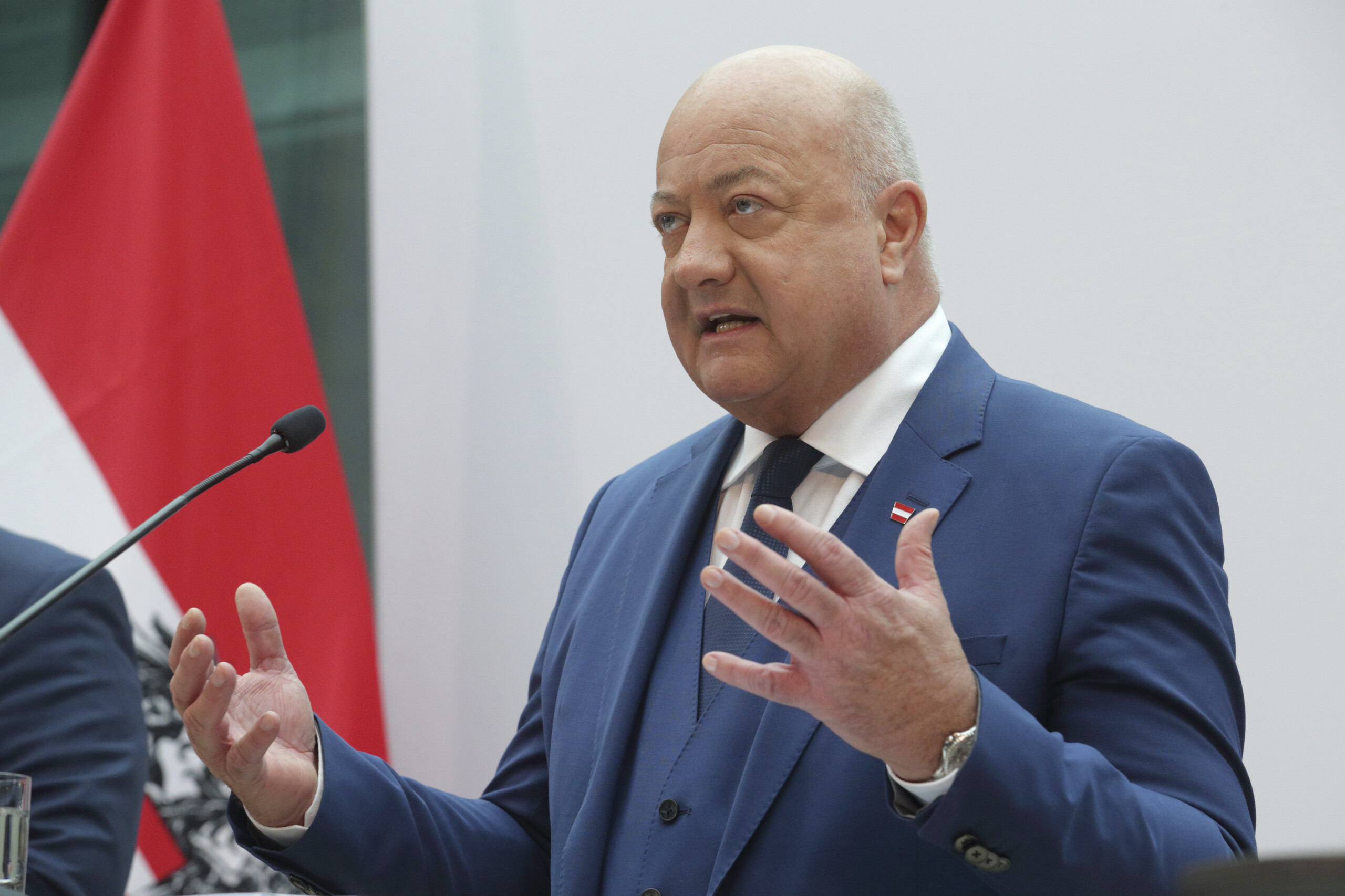 Austria, new government takes office with Stocker as Chancellor