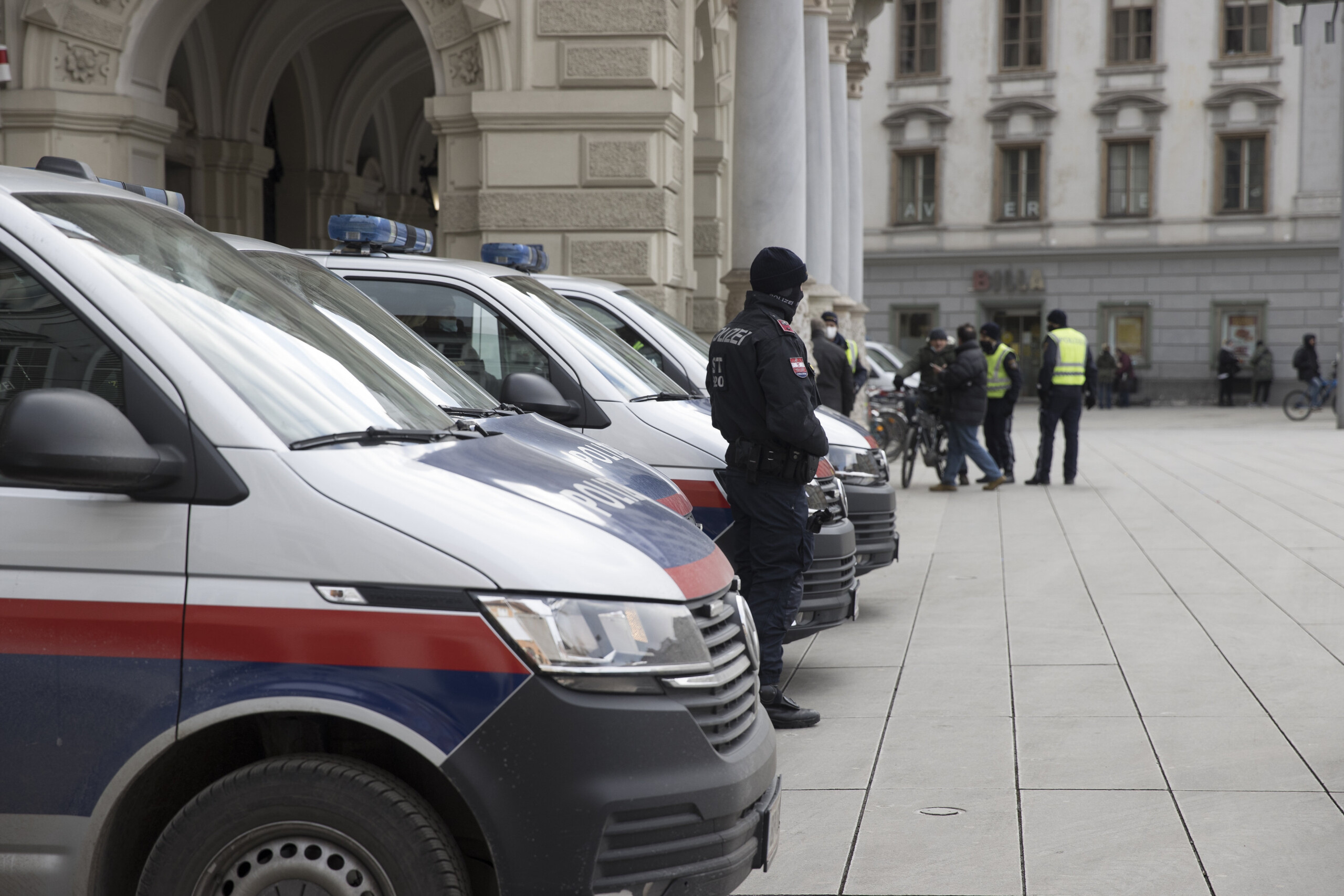 Austria, shooting at a school in Graz: at least five dead