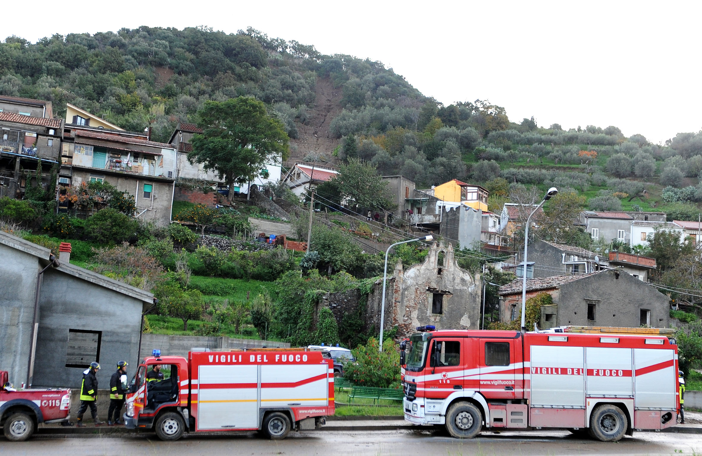 Bad weather, 14 people evacuated in Messina due to a landslide