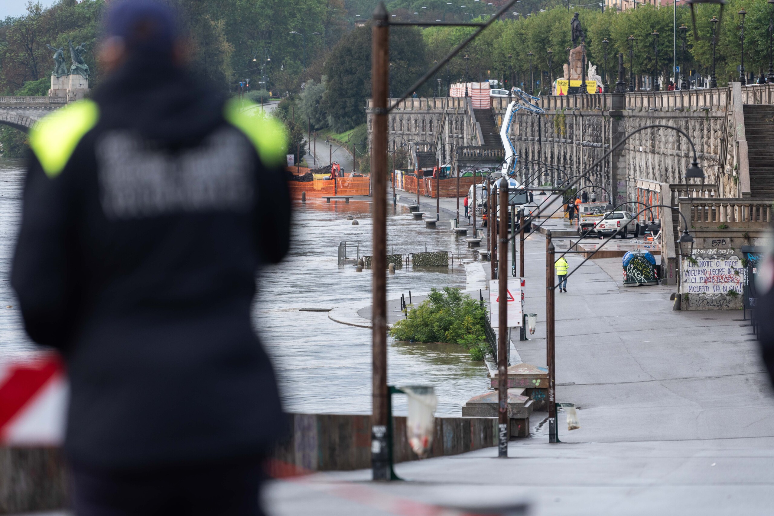 Bad weather in Turin, access to the Murazzi del Po closed