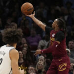 Basket, NBA: Cleveland Wins 15th Straight, Indiana Stuns Milwaukee at the Buzzer
