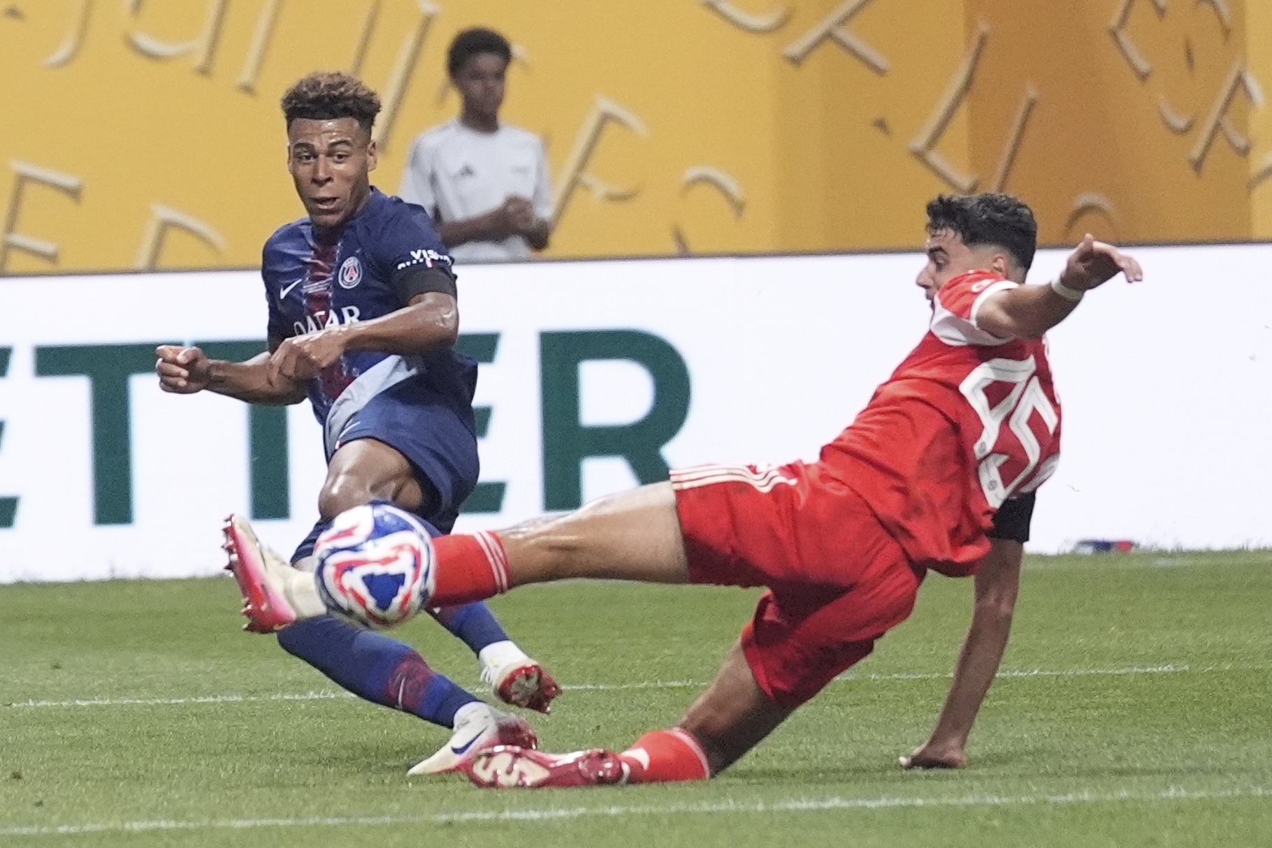 Club World Cup: PSG into semifinals, Bayern fall 2–0