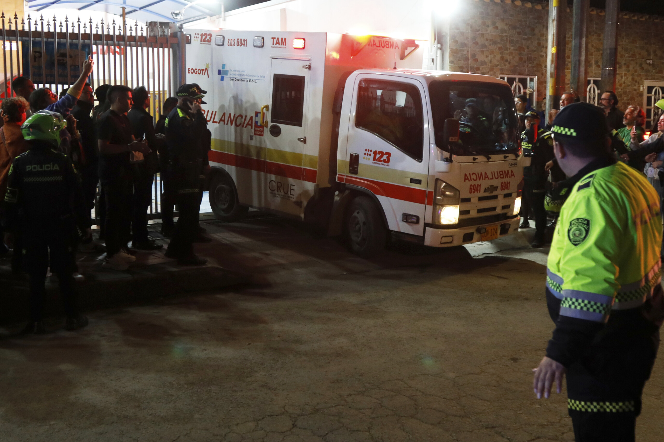 Colombia: Uribe successfully operated on, but remains in critical condition Colombia: Uribe successfully operated on, but remains in critical condition