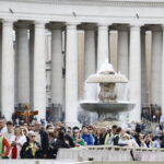 Conclave: no 'mid-morning smoke', proceeding to third ballot