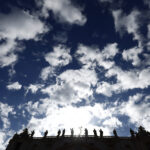 Conclave, over 30,000 faithful in St. Peter's Square waiting for the smoke