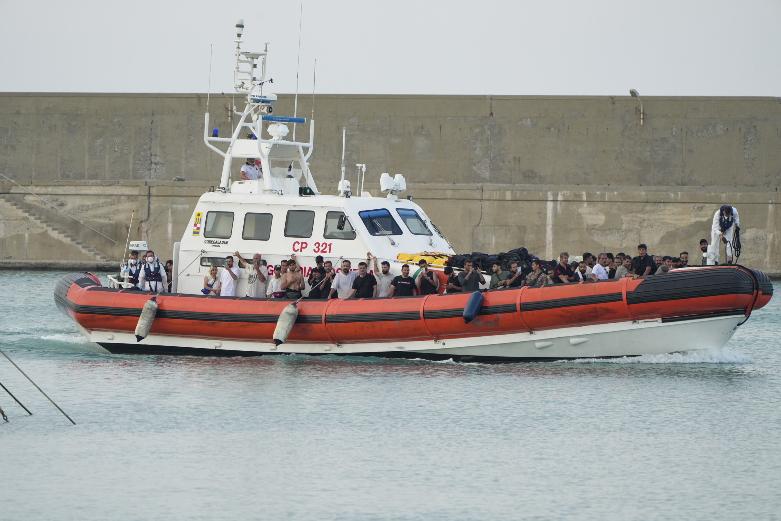 Crotone, money for migrants to the 'Ndrangheta: €2.5 million seized