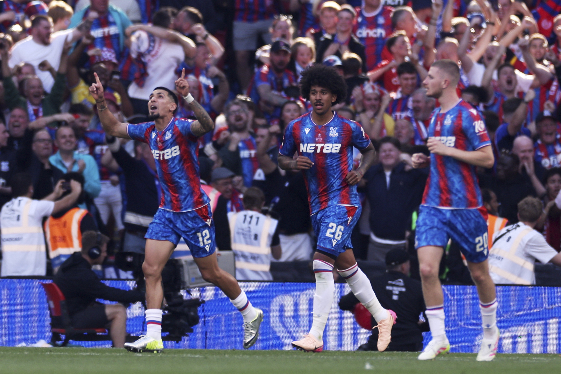 Crystal Palace wins the FA Cup in a surprise victory, Manchester City knocked out 1-0 Crystal Palace wins the FA Cup in a surprise victory, Manchester City knocked out 1-0