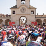 Cycling, Vuelta: Philipsen wins the first stage in Novara