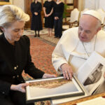 Death of Pope Francis, von der Leyen: "His legacy guide us towards a more just world."