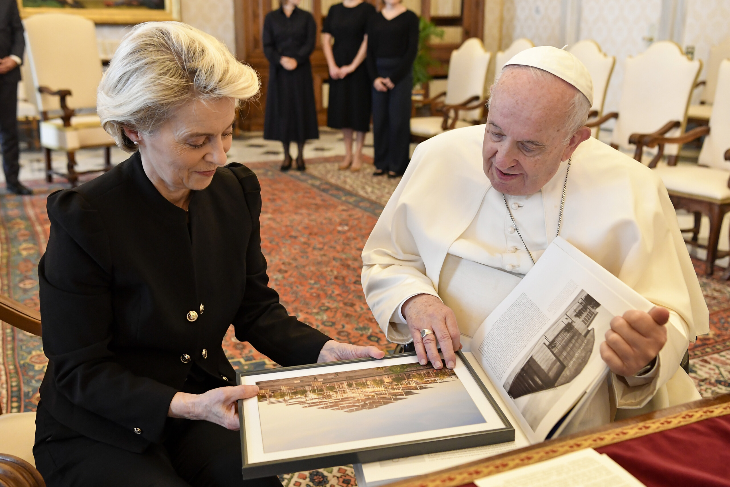 Death of Pope Francis, von der Leyen: "His legacy guide us towards a more just world."