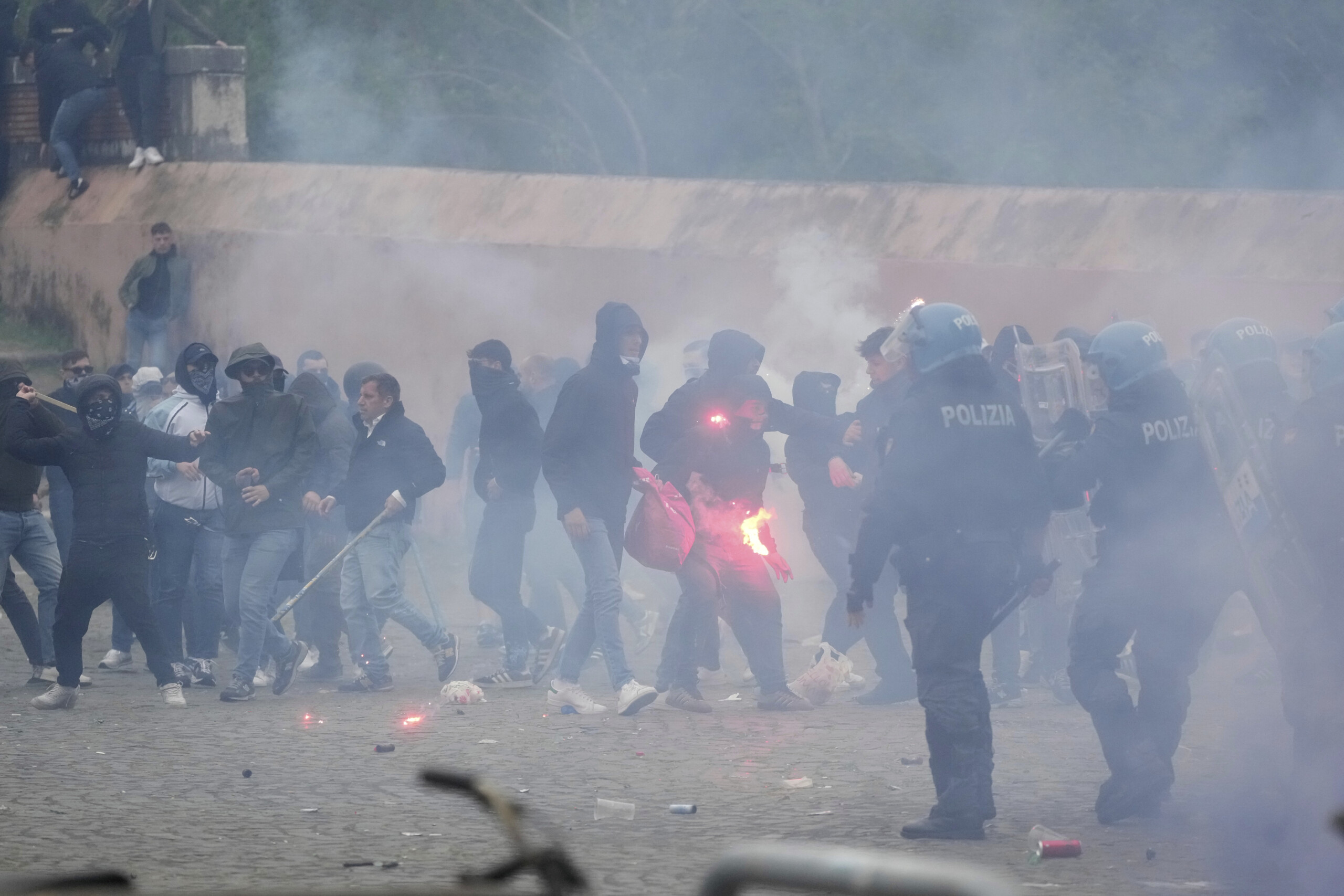 Derby clashes: Rome court validates 6 ultras arrests Derby clashes: Rome court validates 6 ultras arrests