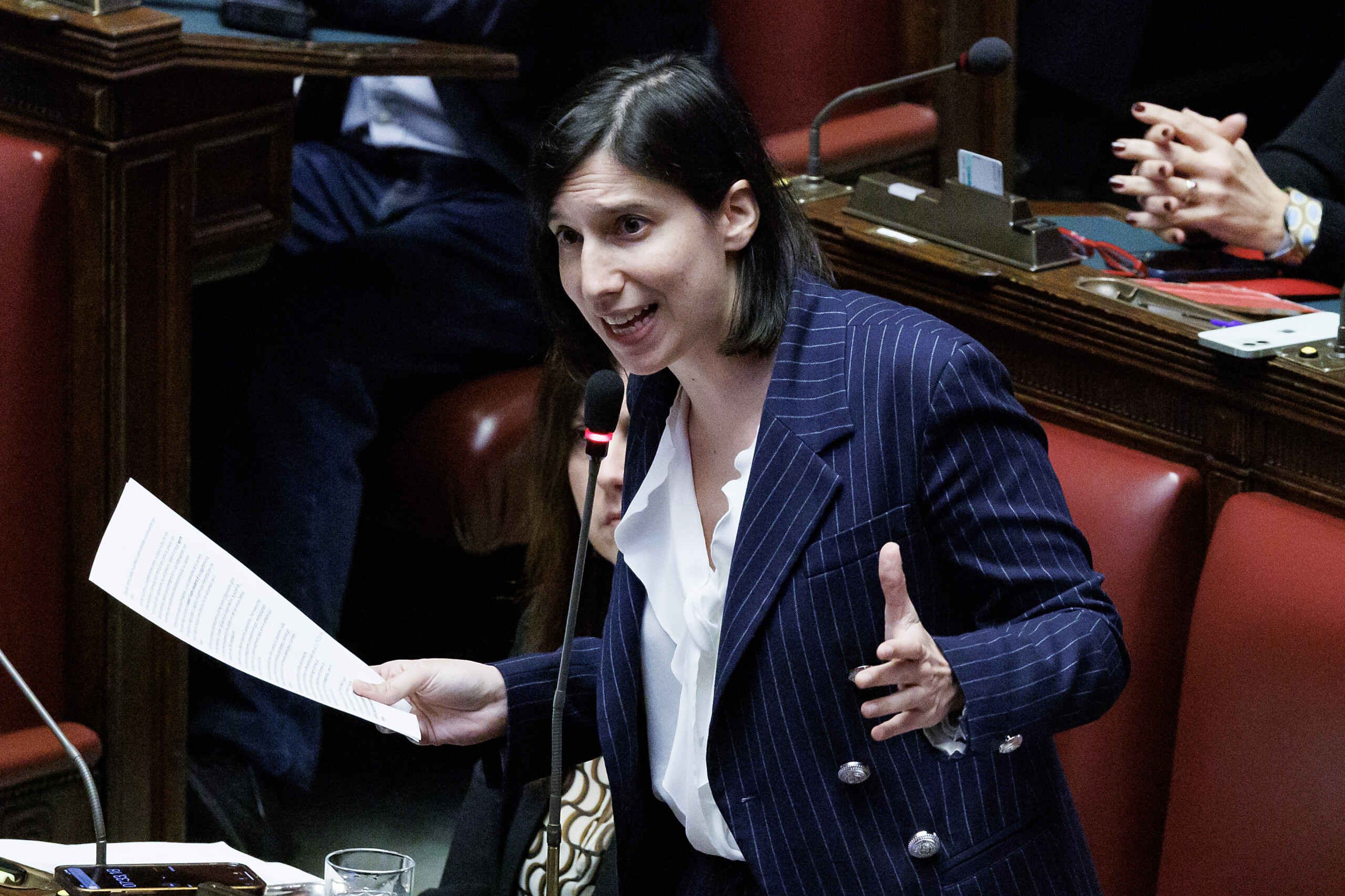 Duties, Schlein to Meloni: “No catastrophe? The Milan Stock Exchange has collapsed…”