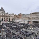 Easter, Pope: "Jesus is not a museum statue, seek Him among brothers"