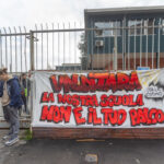 Education, students protest Valditara in front of 'Molinari' school in Milan
