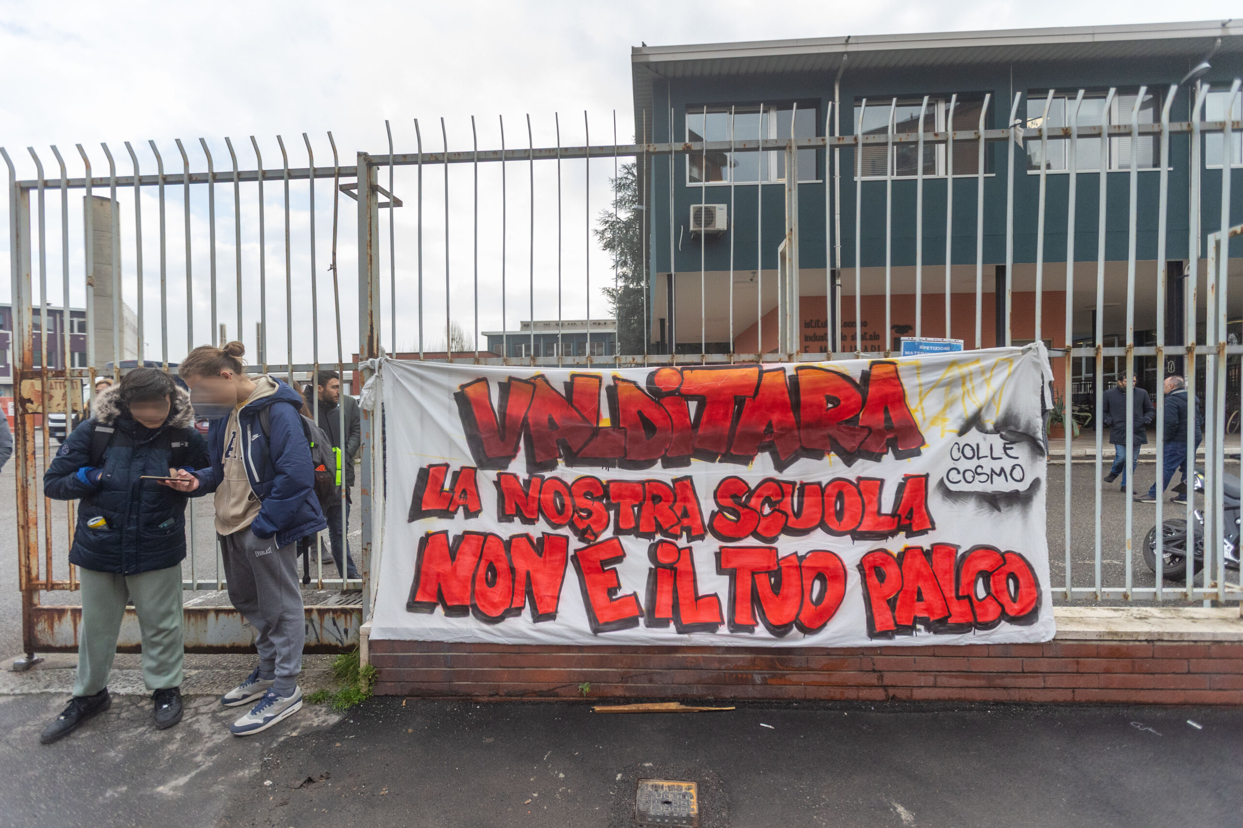 Education, students protest Valditara in front of 'Molinari' school in Milan Education, students protest Valditara in front of 'Molinari' school in Milan