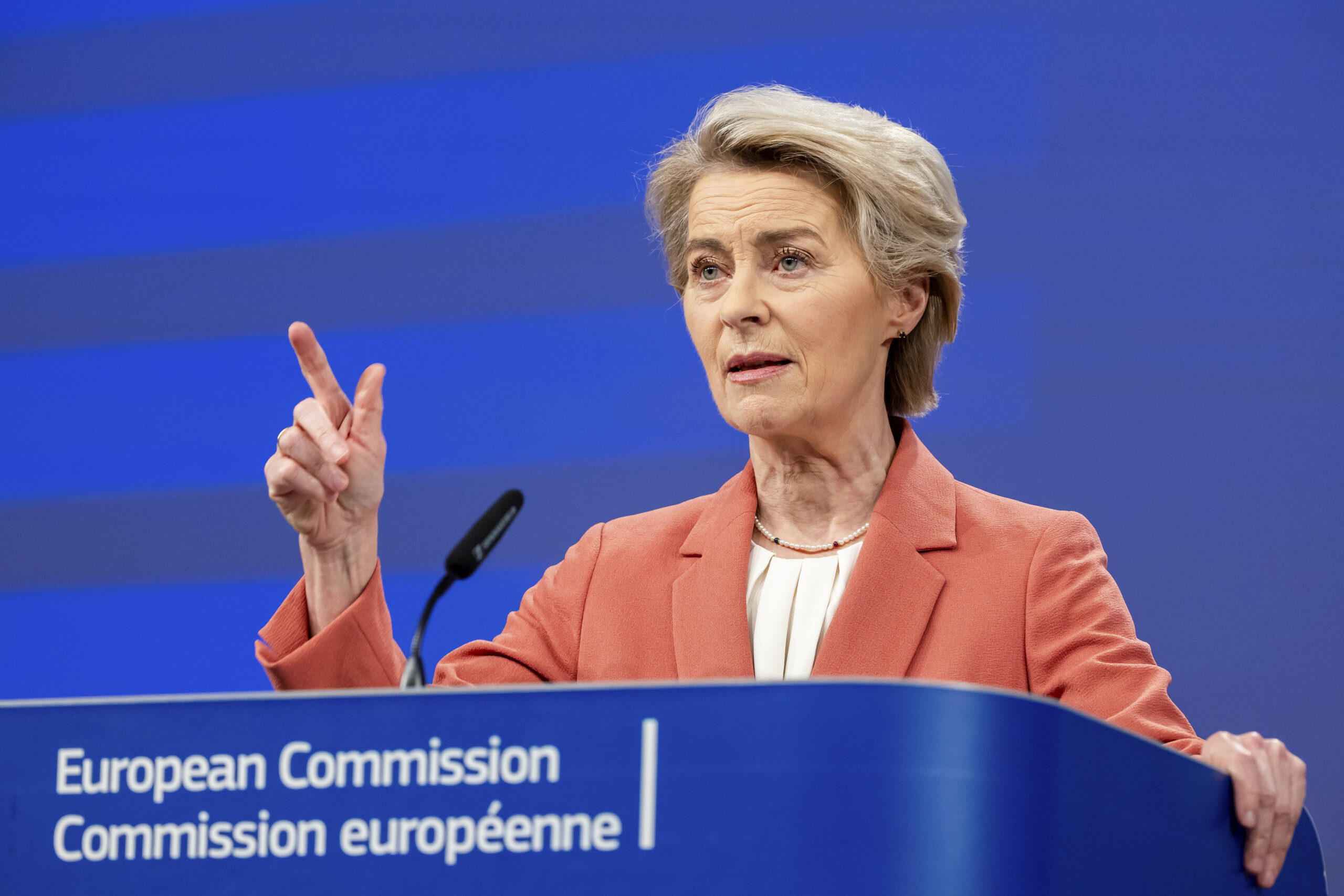 EU, Commission reaffirms commitment to defend media freedom