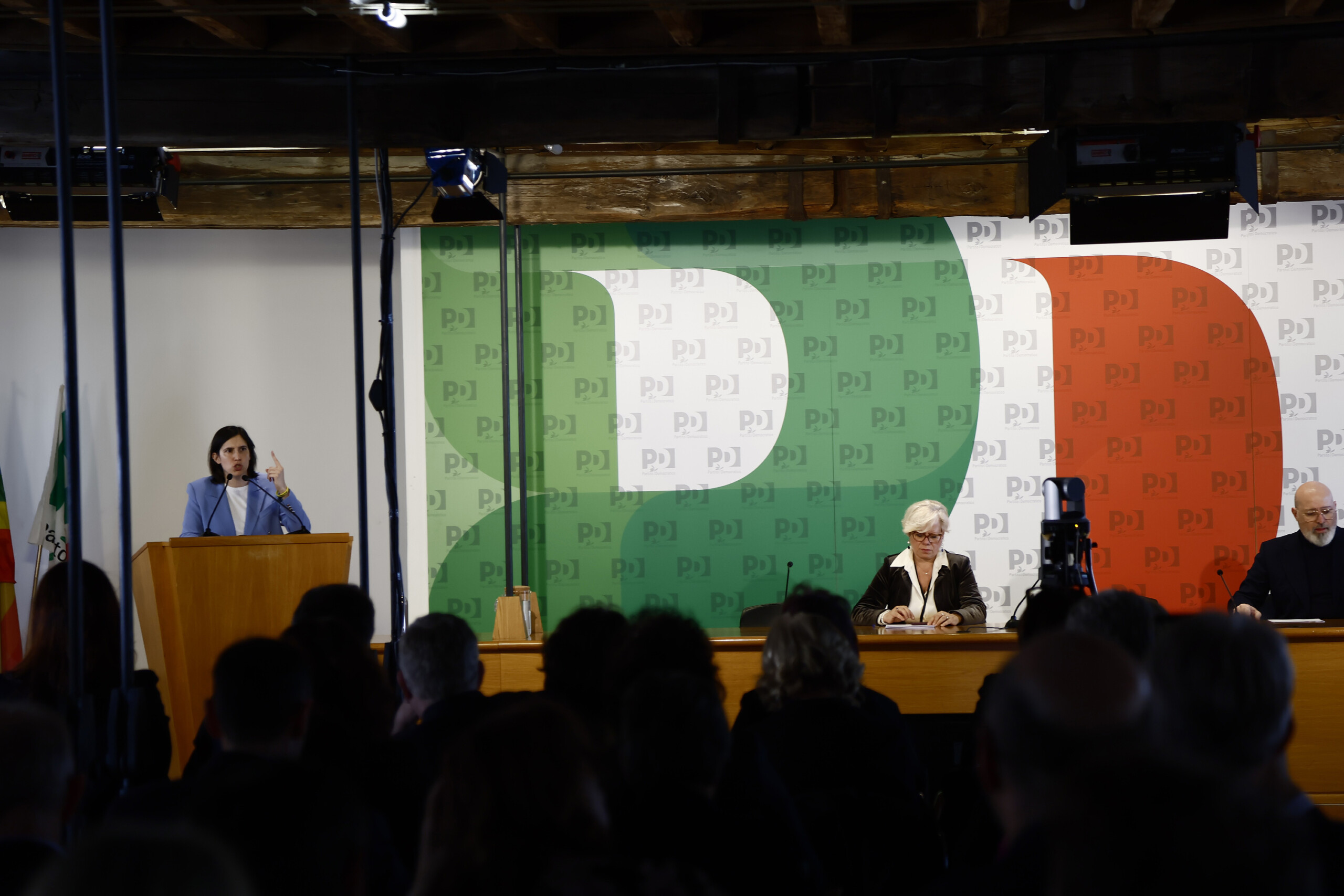 EU: PD reaches agreement, heading towards a unified resolution