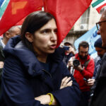 EU, Schlein: "Meloni lowers the Italian flag, defends Trump-Musk interests"