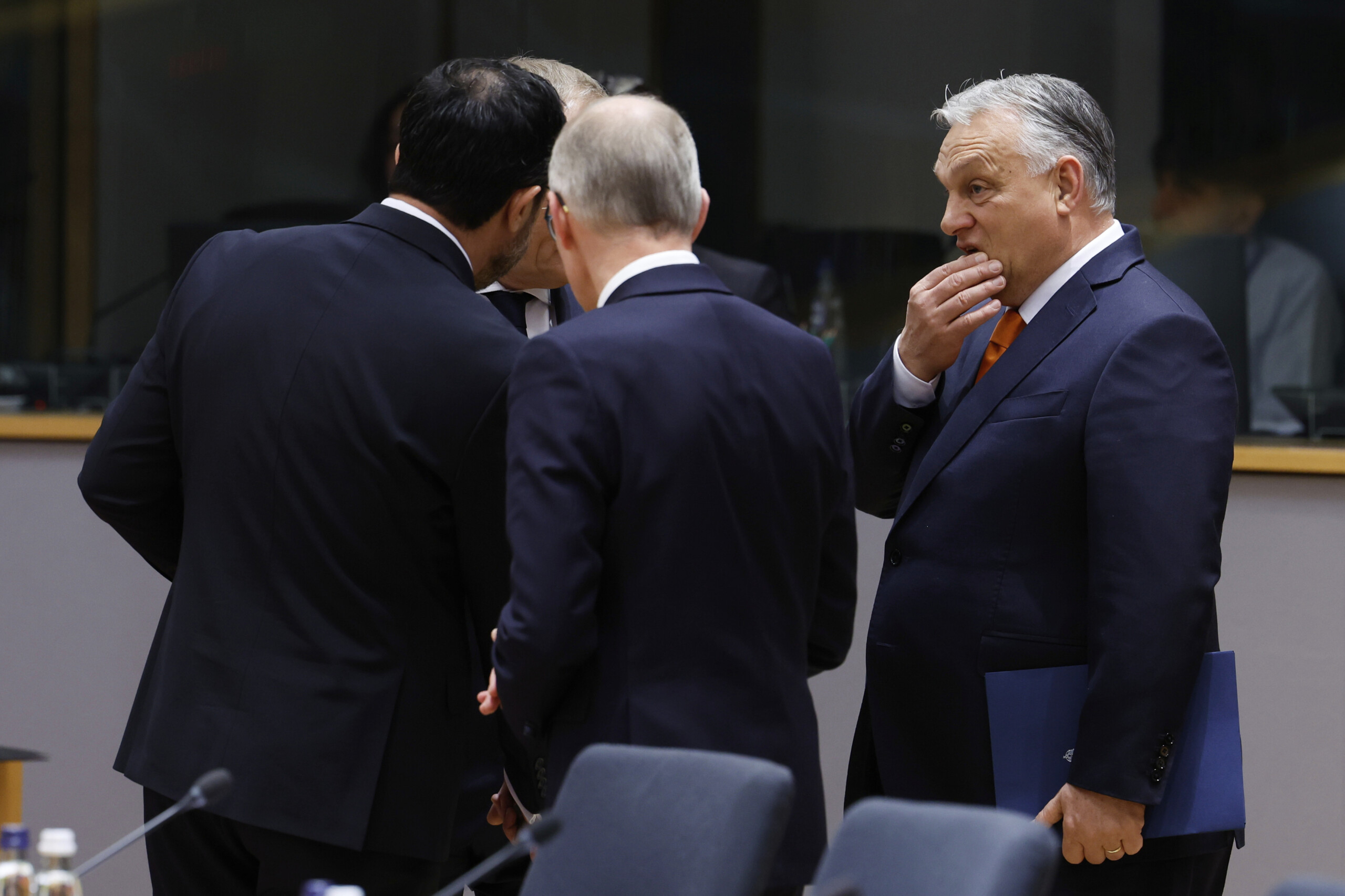 EU: summit adopts conclusions on Ukraine to 26, Orban veto remains