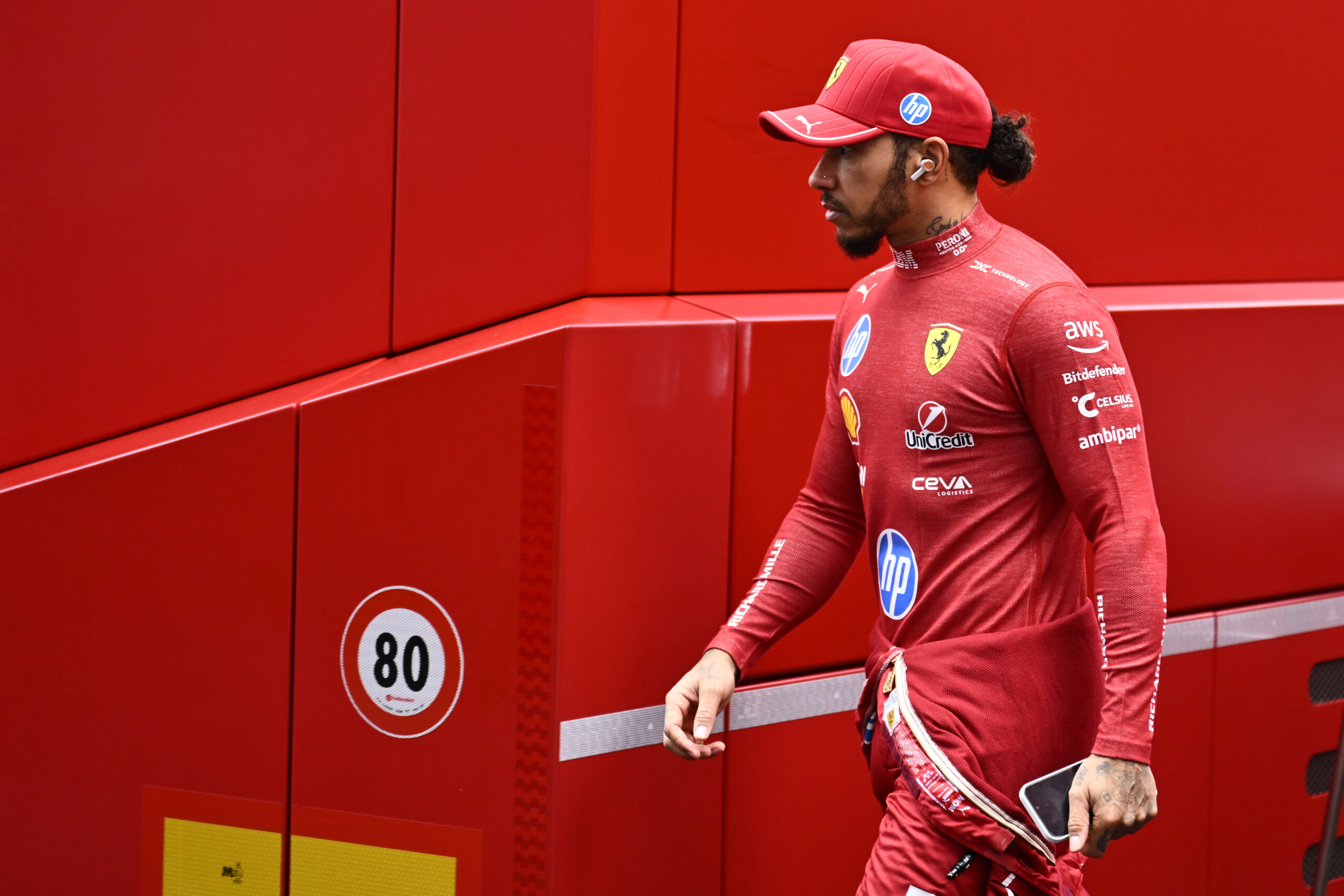 F1, Hamilton: "Qualifying Struggles? Maybe Ferrari Should Change Driver"