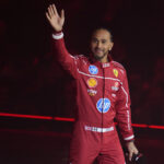 F1, Hamilton to Ferrari fans in Milan: ‘Fantastic to be here, I love you’.