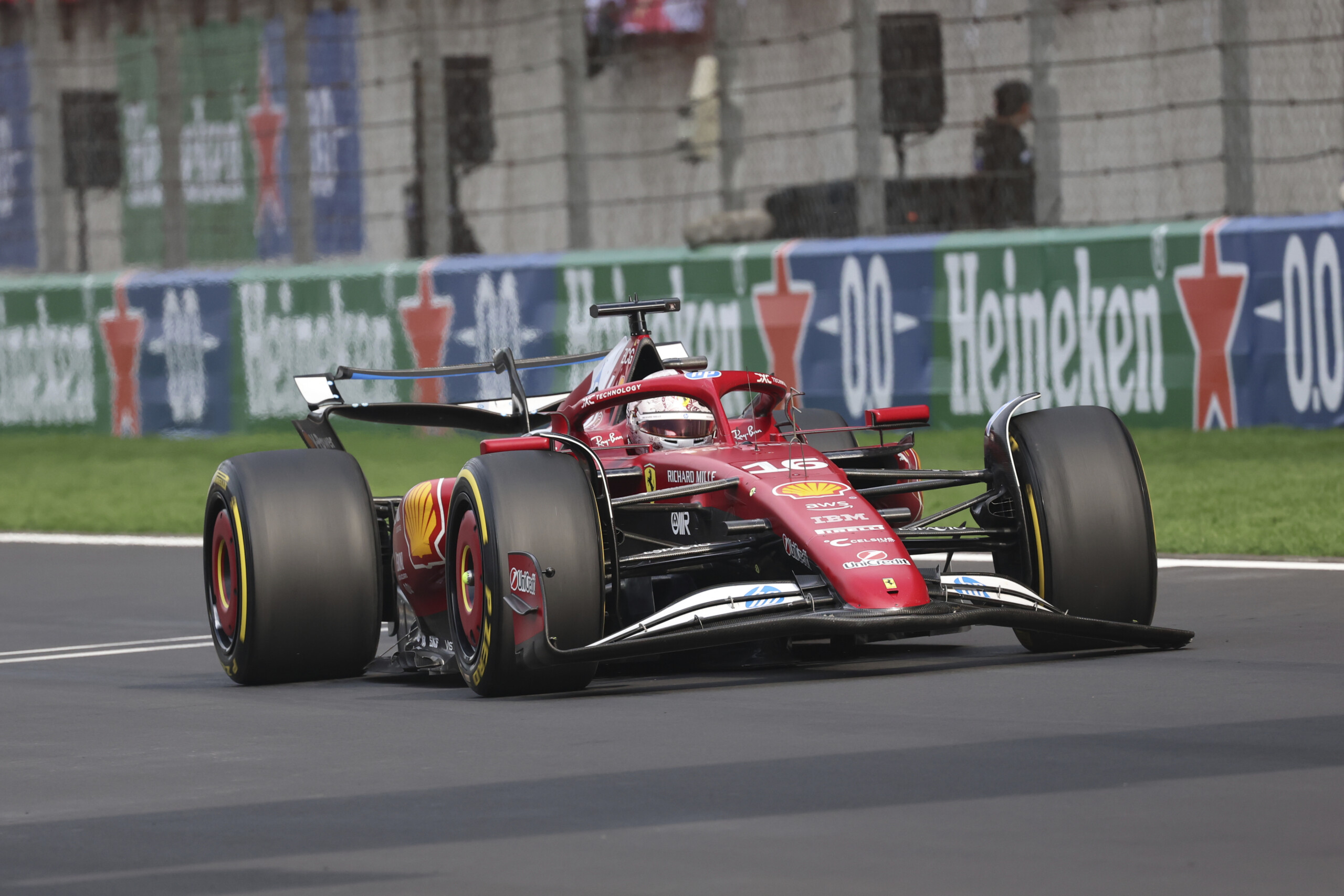 F1, Leclerc: "Without broken wing, Ferrari in the fight for victory" F1, Leclerc: "Without broken wing, Ferrari in the fight for victory"