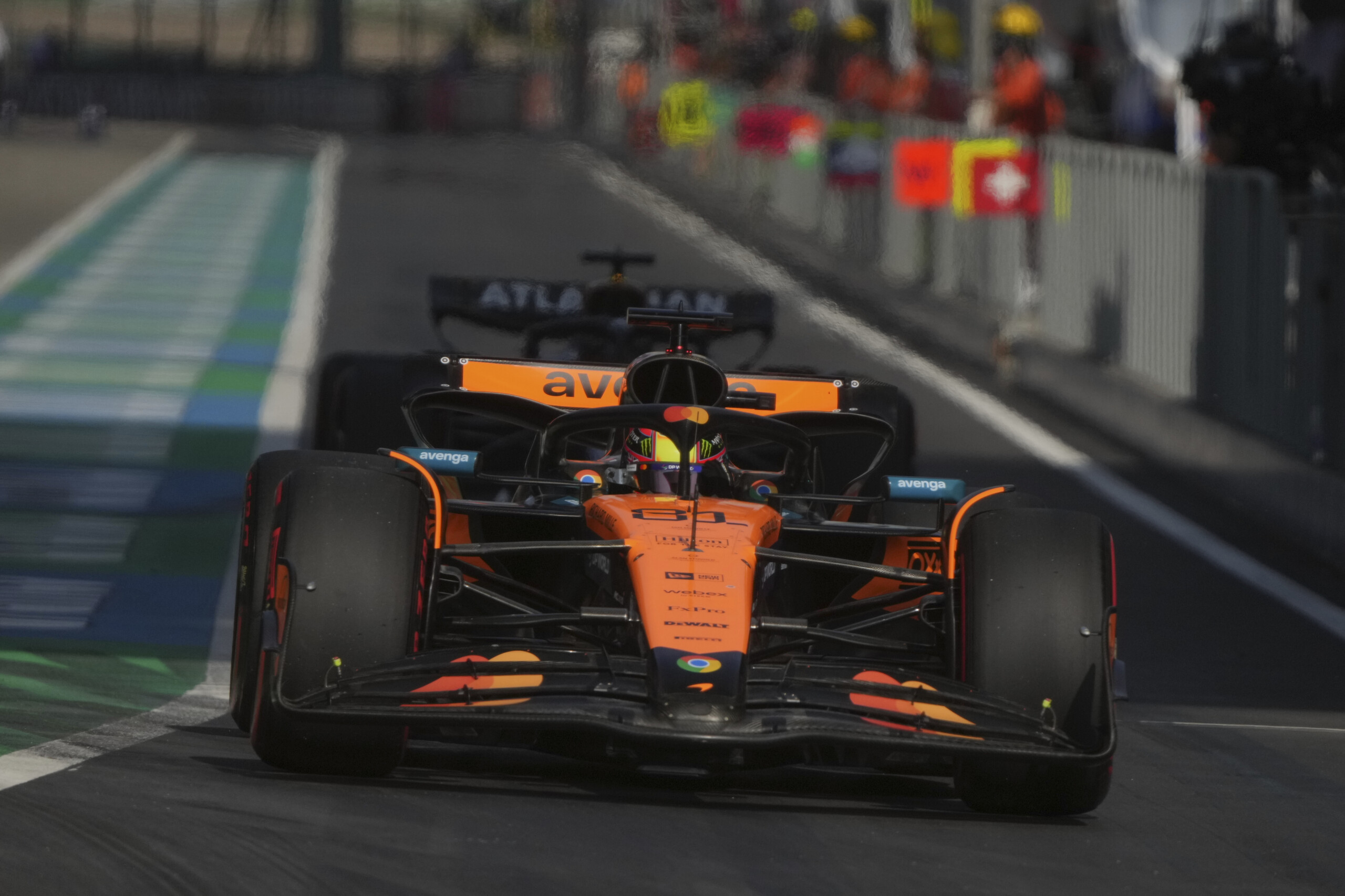 F1, Piastri on pole in China: fifth Hamilton and sixth Leclerc F1, Piastri on pole in China: fifth Hamilton and sixth Leclerc