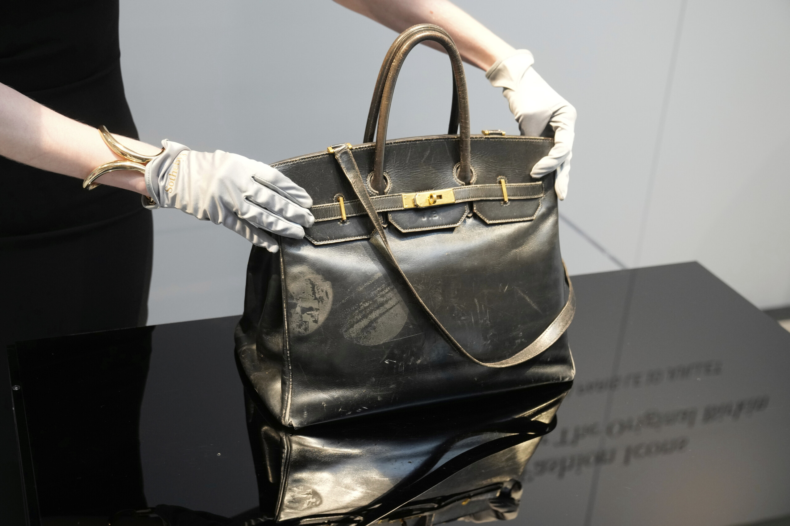 Fashion: the original Hermès Birkin bag sold at auction for €7 million