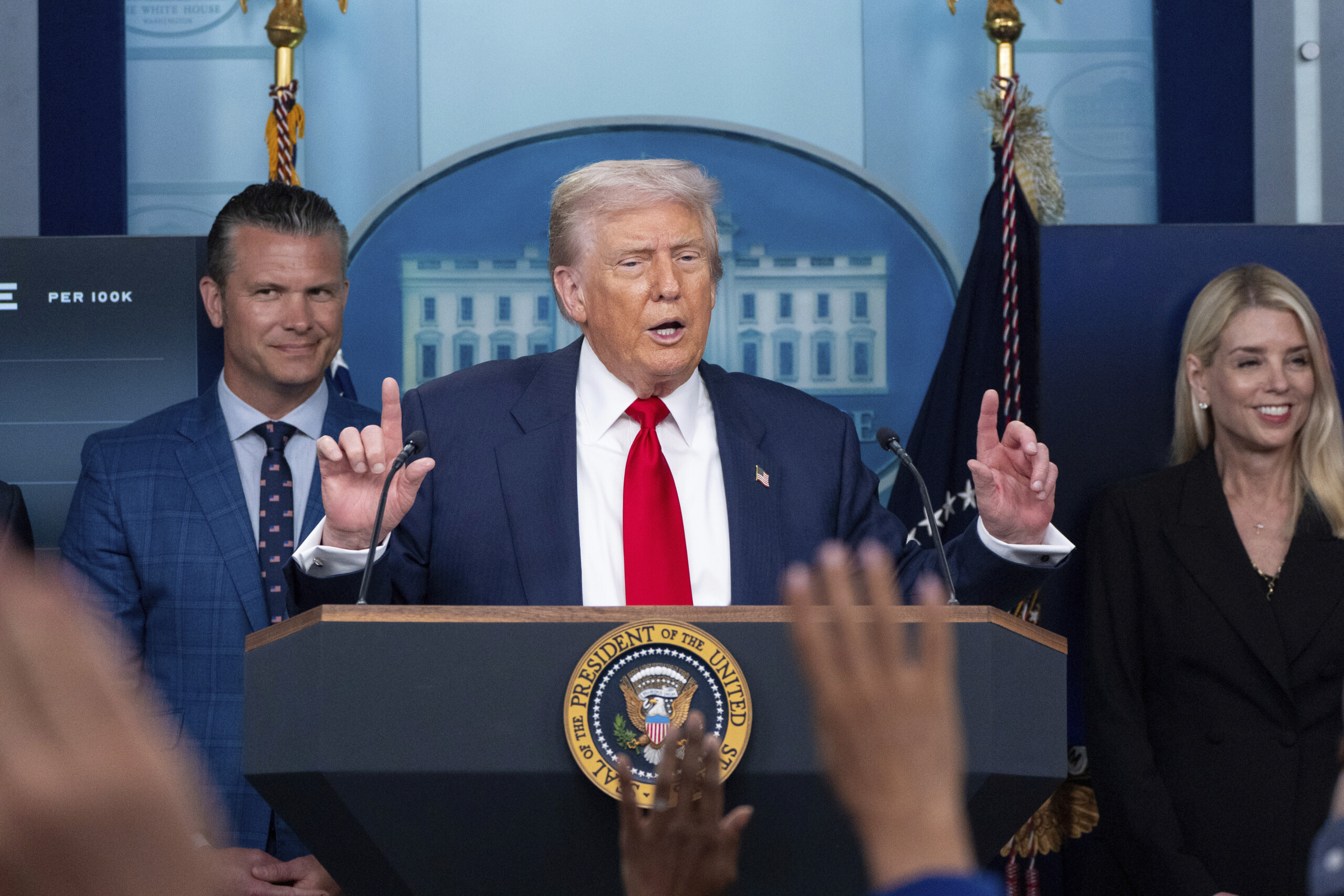 Fed, Trump: ‘Powell must cut rates, I am considering legal action against him’