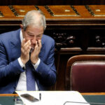 Fires, Musumeci declares state of national mobilisation for Vesuvius