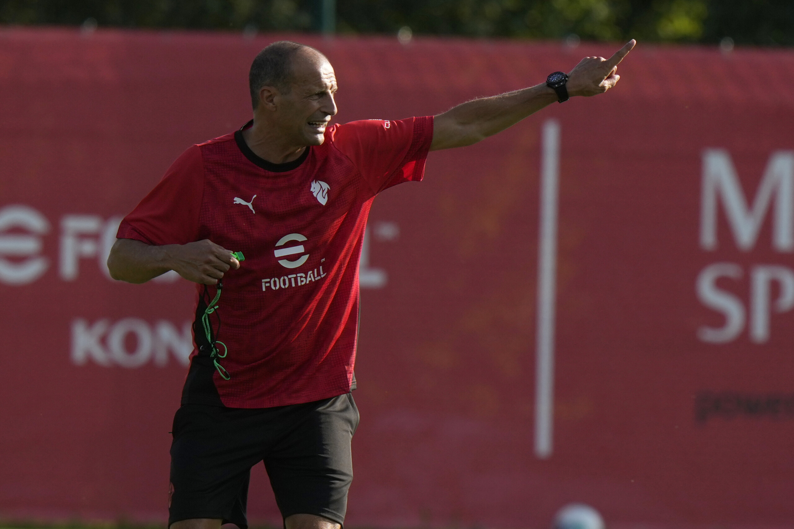 Football, Allegri: "I want to see a better Milan against Liverpool"