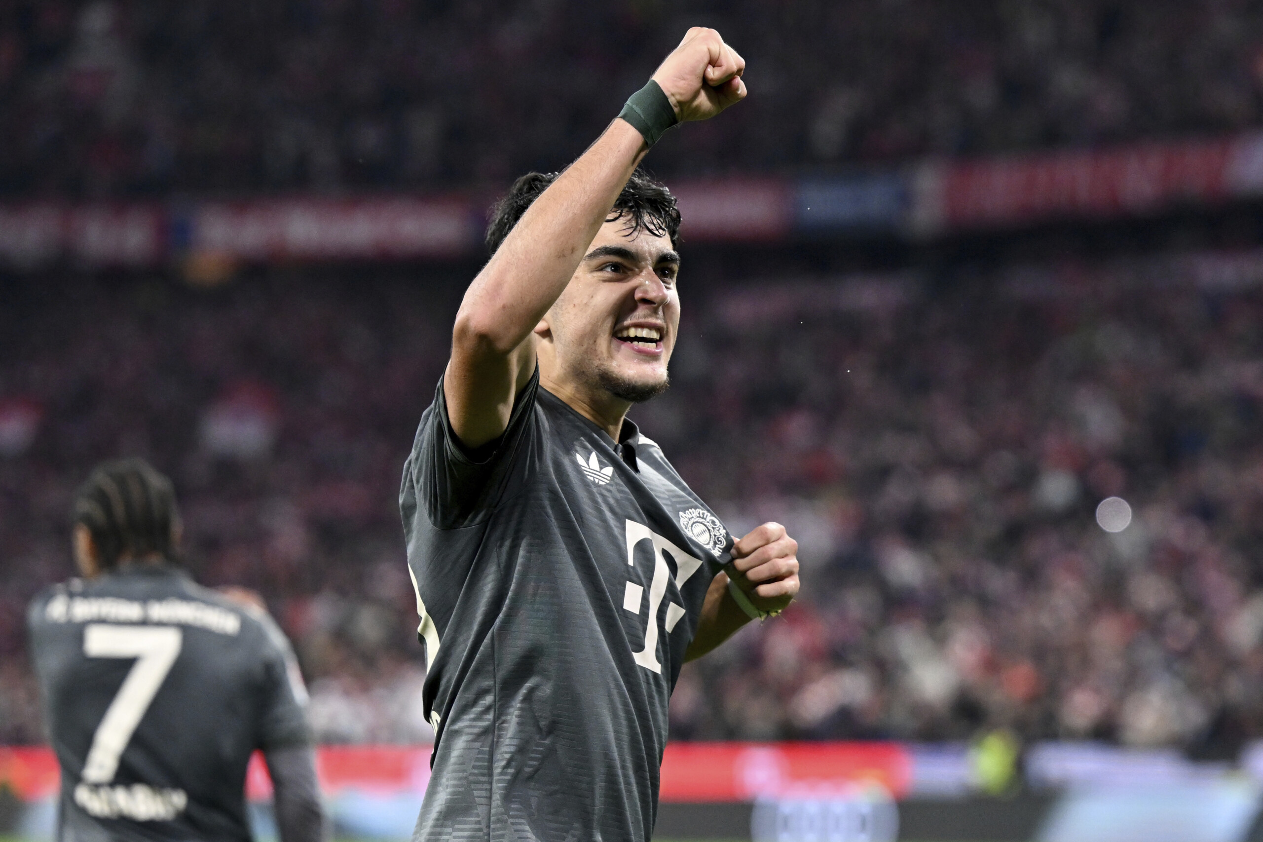 Football: Bayern, fracture and long lay-off for Pavlovic