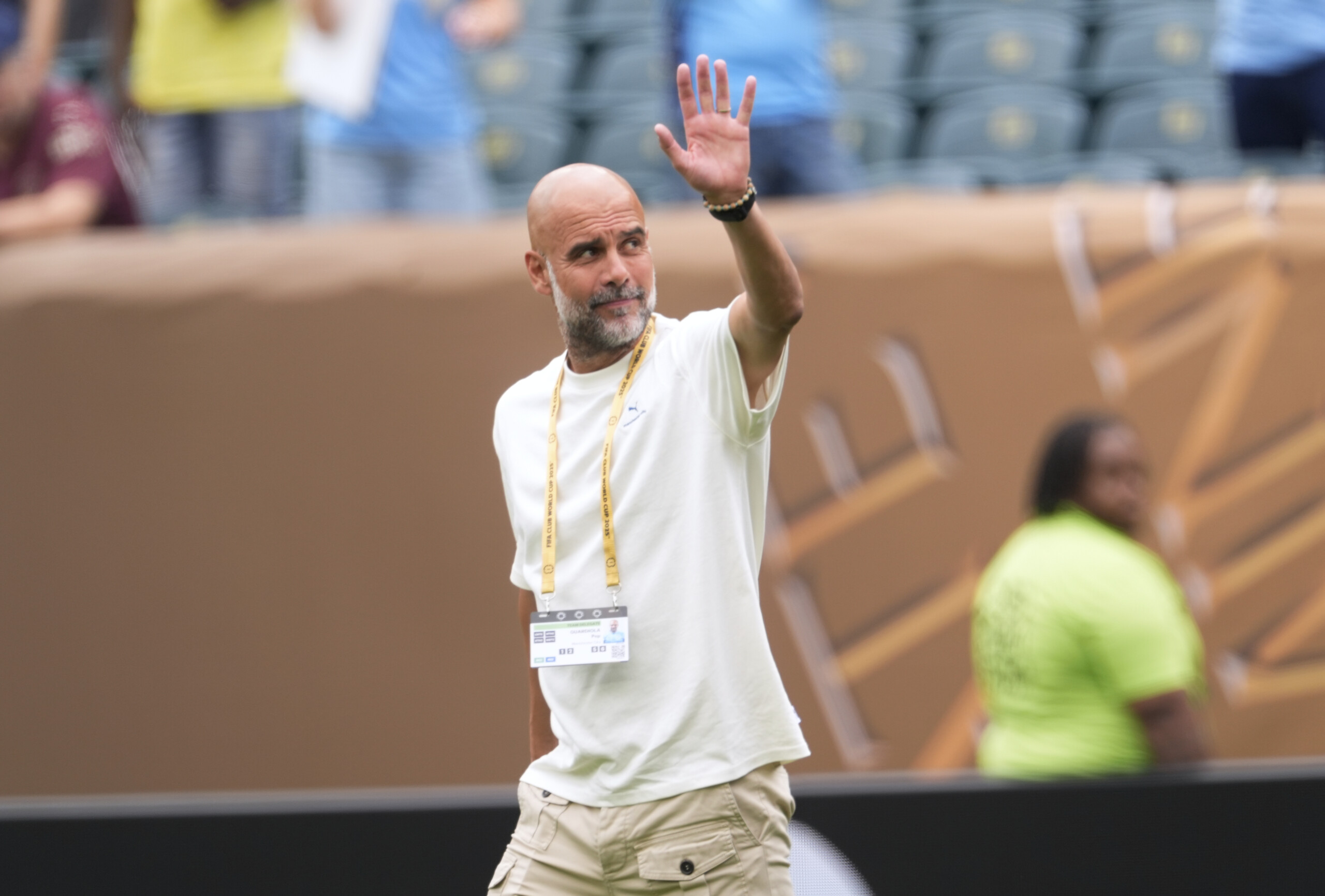 Football: boos for Pep Guardiola at Oasis concert Football: boos for Pep Guardiola at Oasis concert
