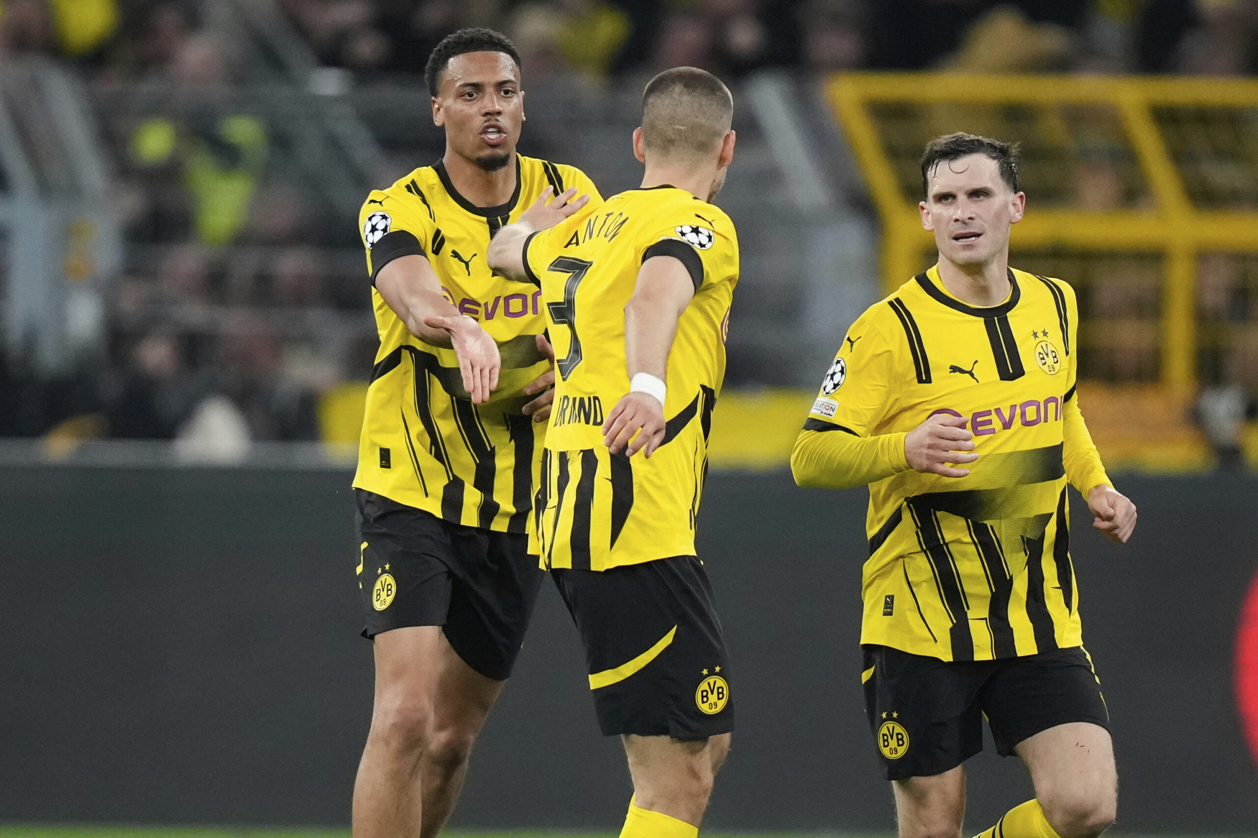 Football: Bundesliga, Borussia Dortmund 3-2 Borussia Mönchengladbach