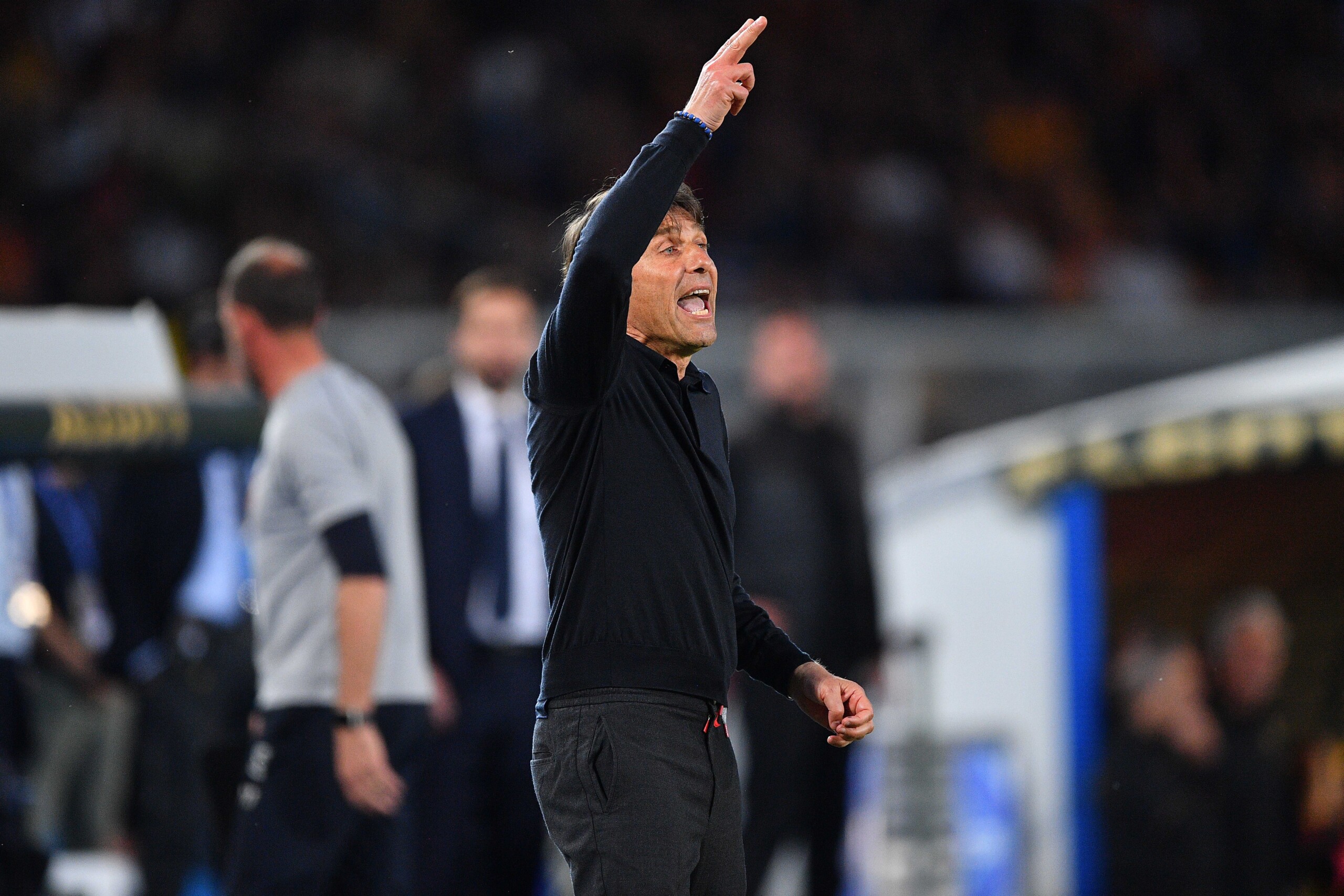 Football, Conte: "I feel the responsibility, a Serie A title for Napoli would be historic"