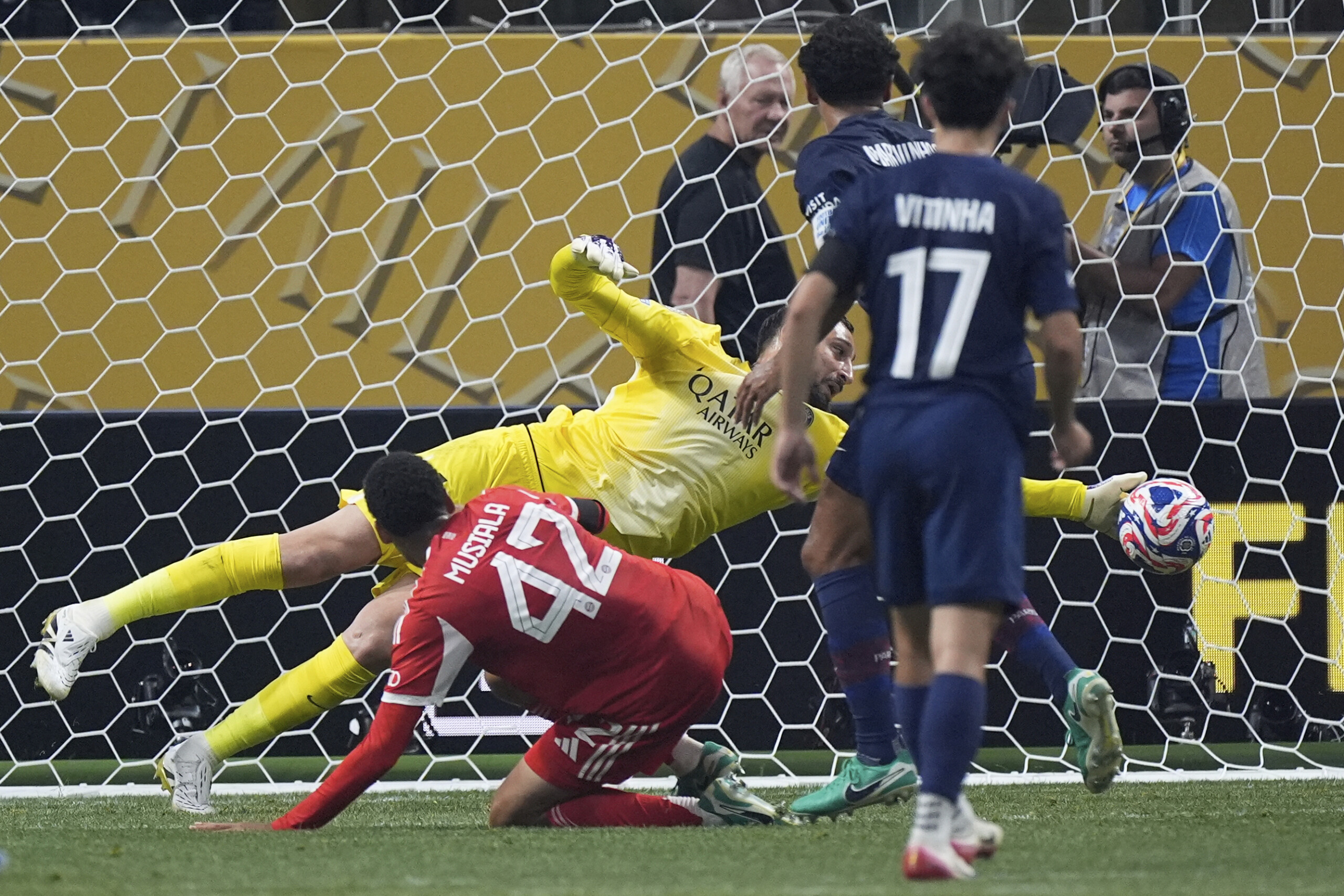 Football, Donnarumma: ‘I didn't mean to hurt Musiala, I'm very shaken’ Football, Donnarumma: ‘I didn't mean to hurt Musiala, I'm very shaken’