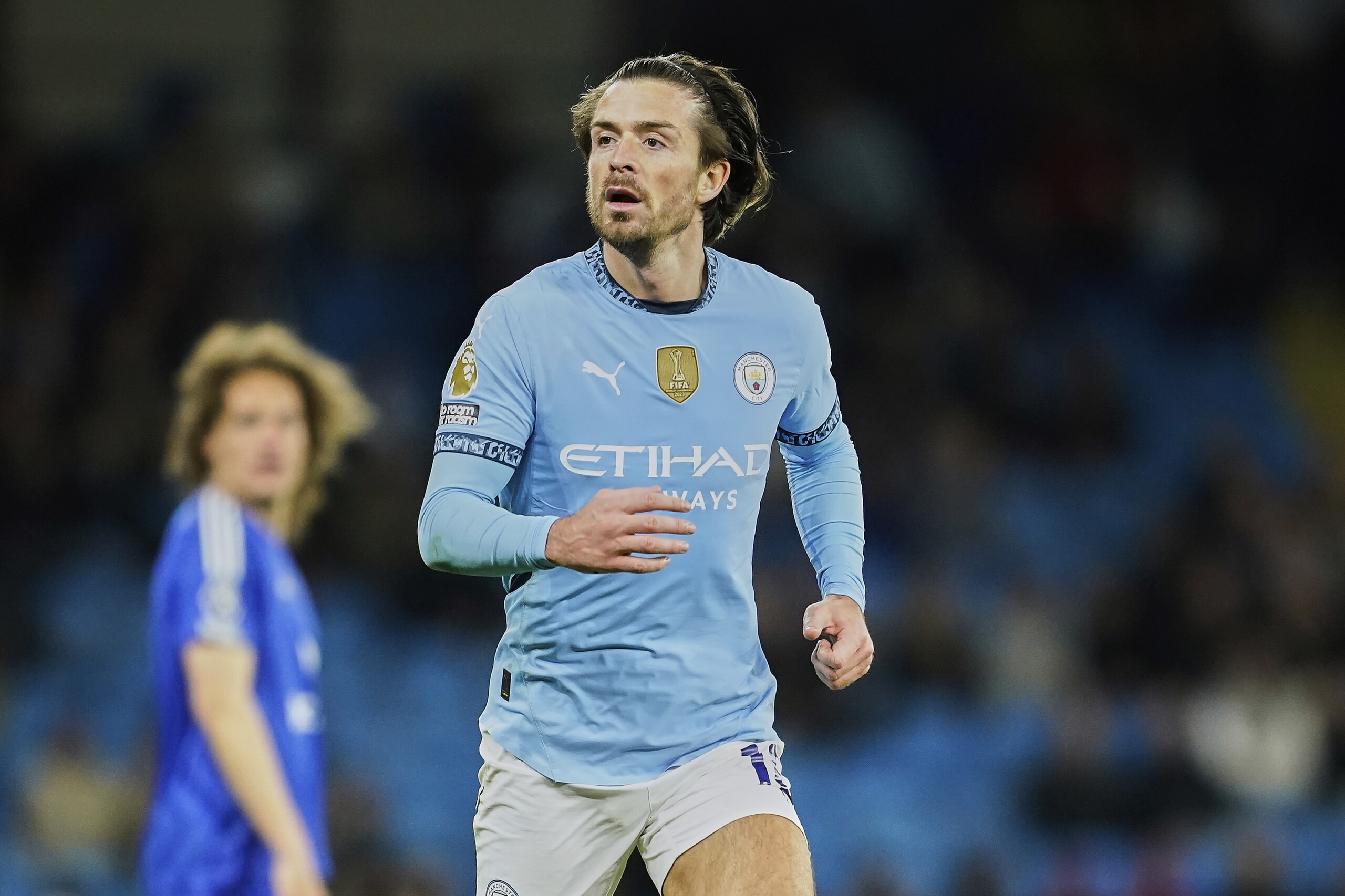 Football, Everton: "Official signing of Grealish on loan from Manchester City"