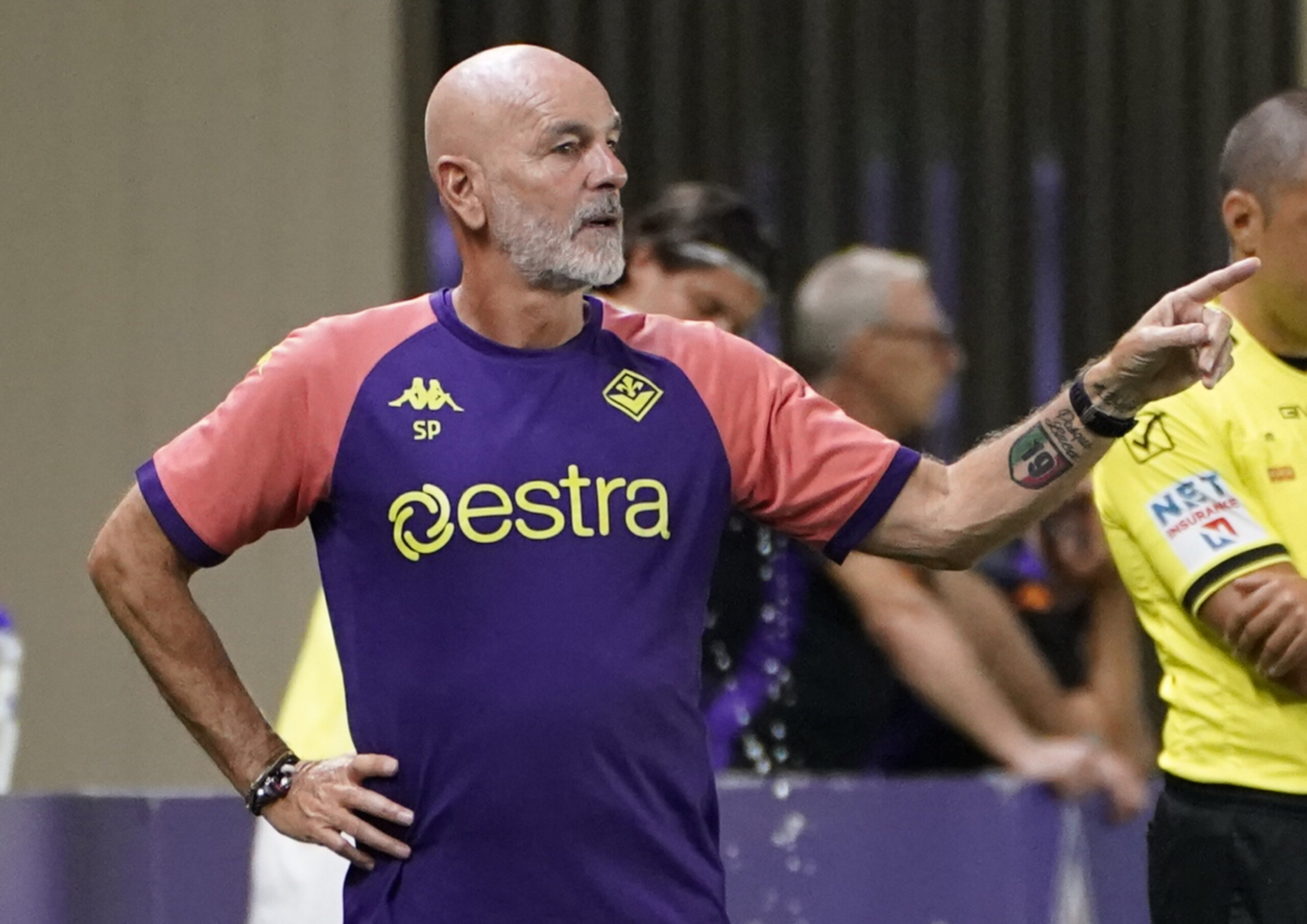 Football: Fiorentina draw 1-1 with Manchester United in friendly match at Old Trafford