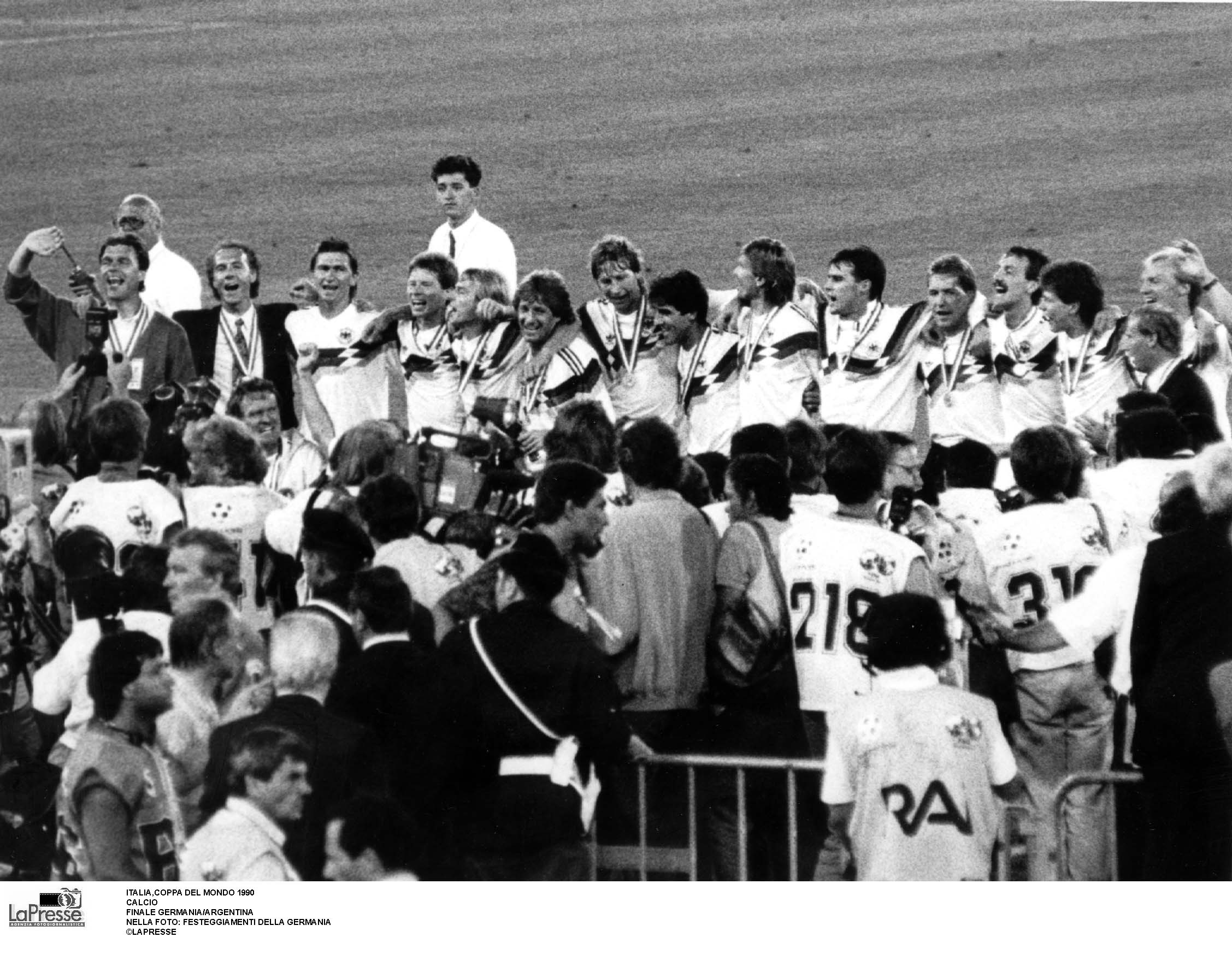 Football: Frank Mill has died. He won the 1990 World Cup in Italy with Germany.