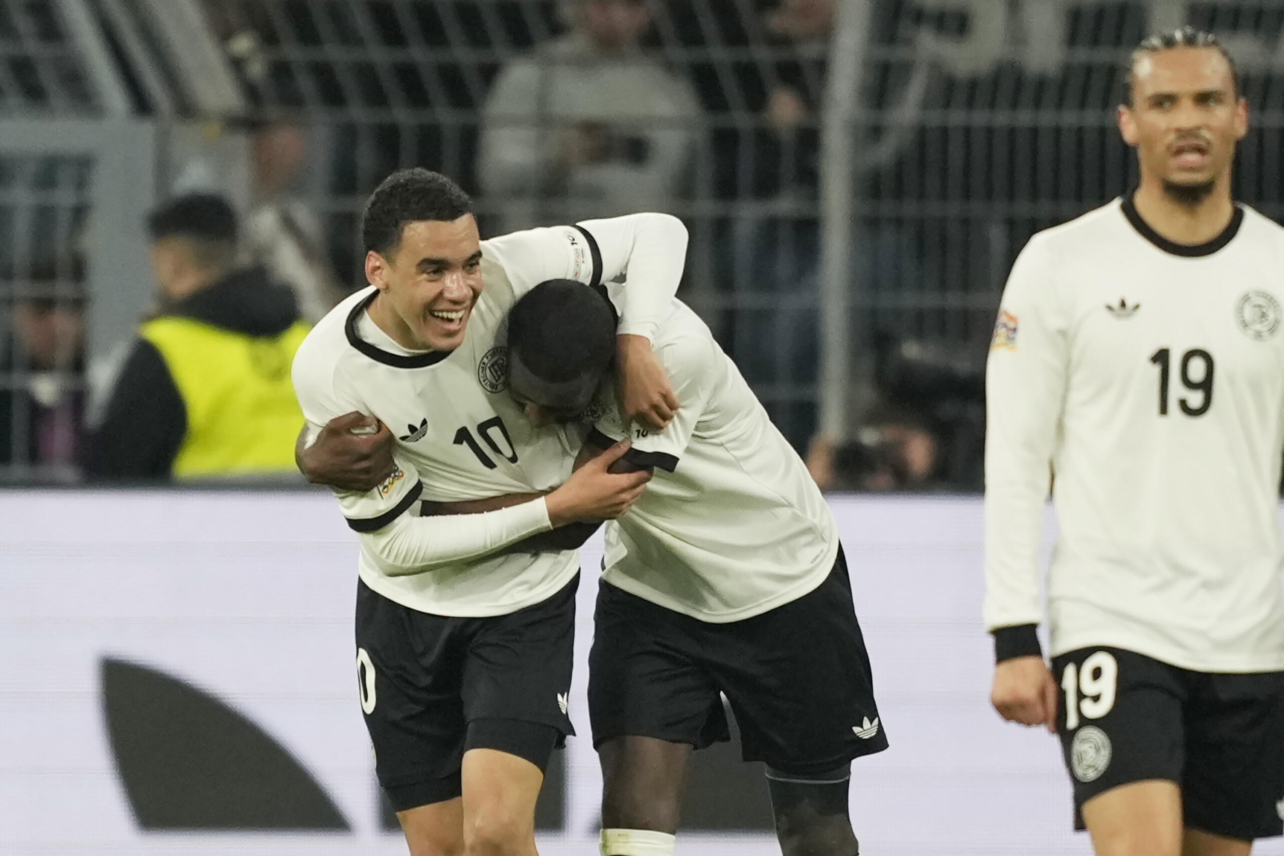 Football: Germany celebrate young ball boy decisive against Italy