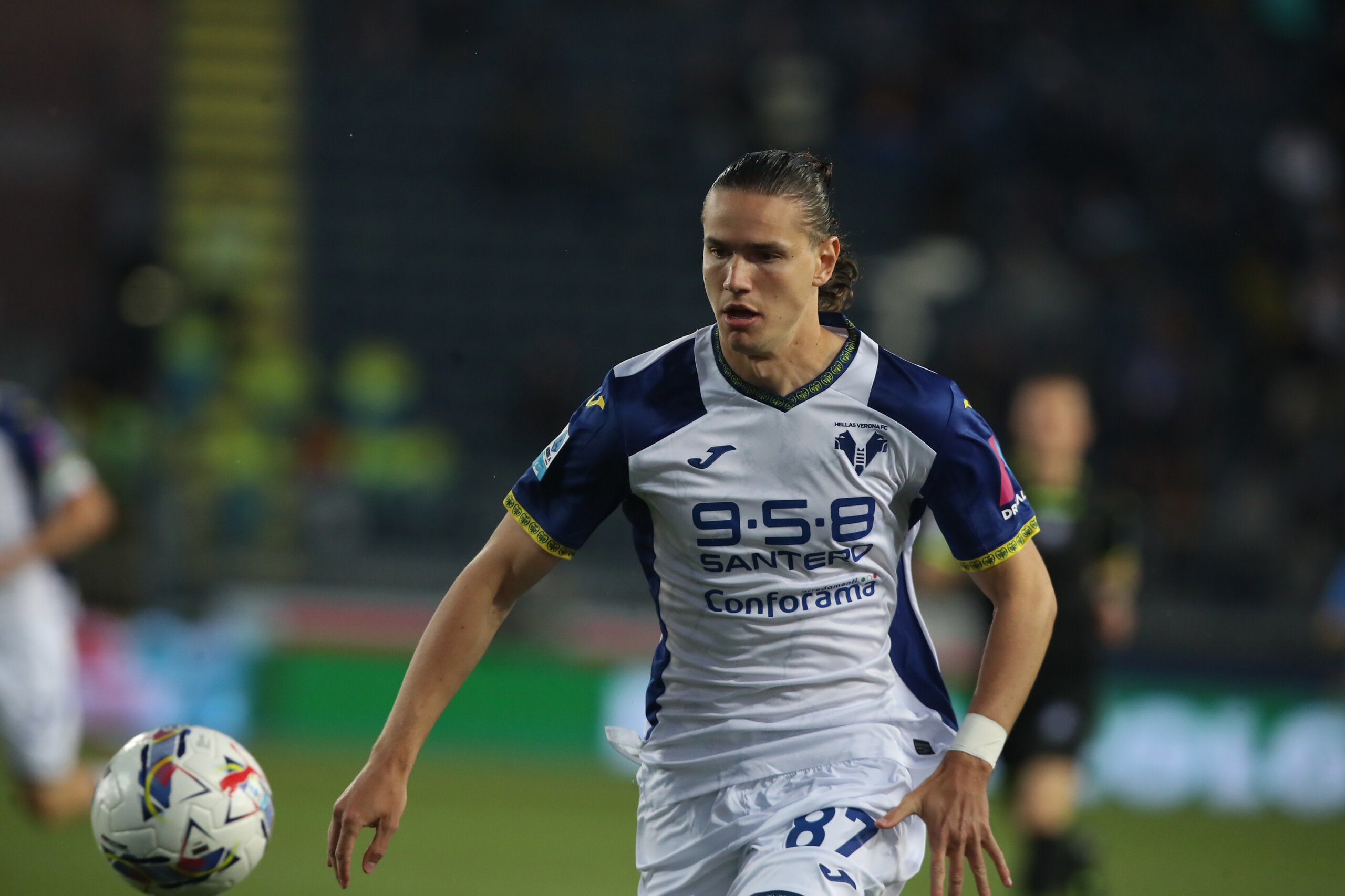 Football, Ghilardi arrives in Rome: ‘Happy to be here’
