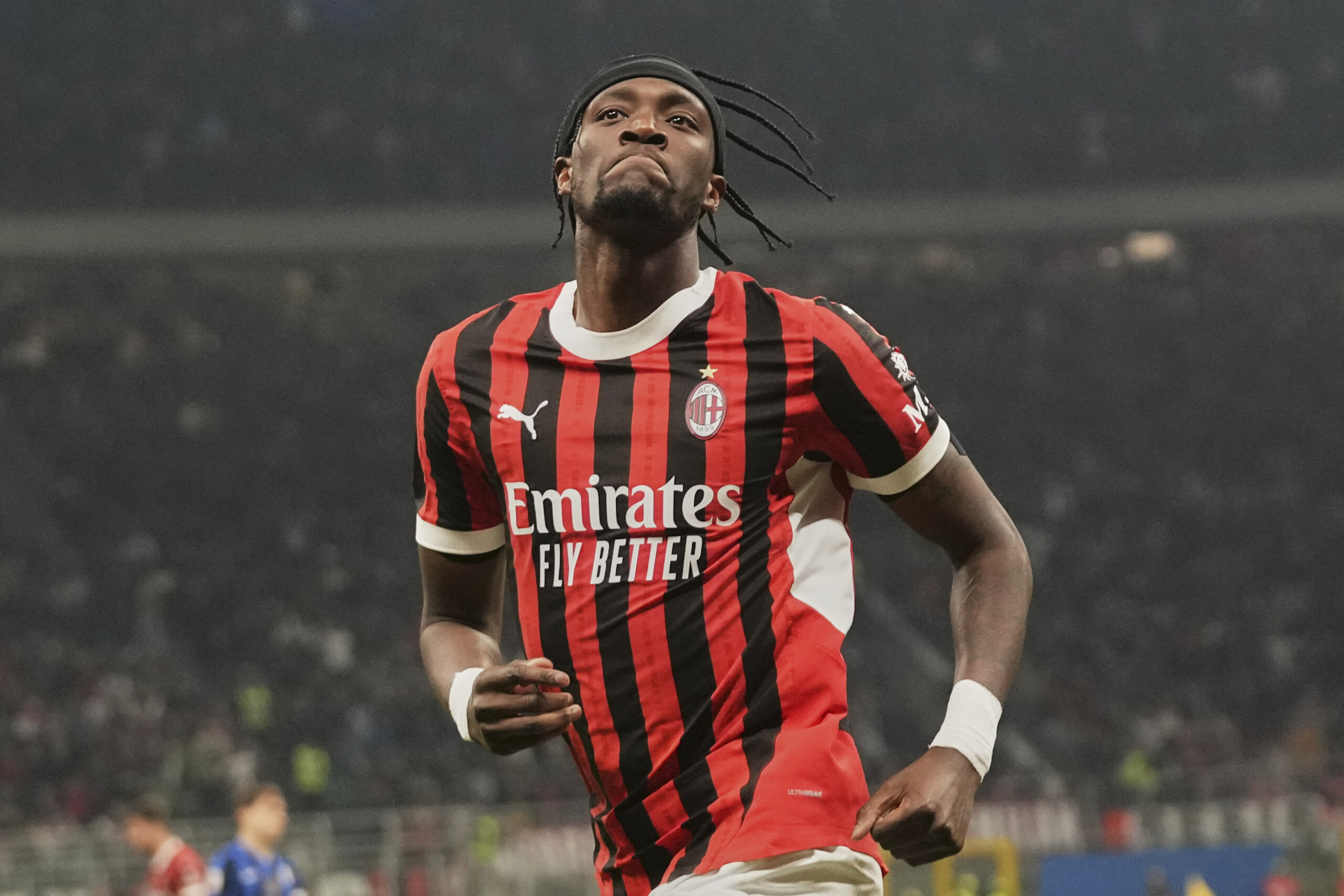 Football, Milan bids farewell to Abraham: ‘Total commitment every minute’