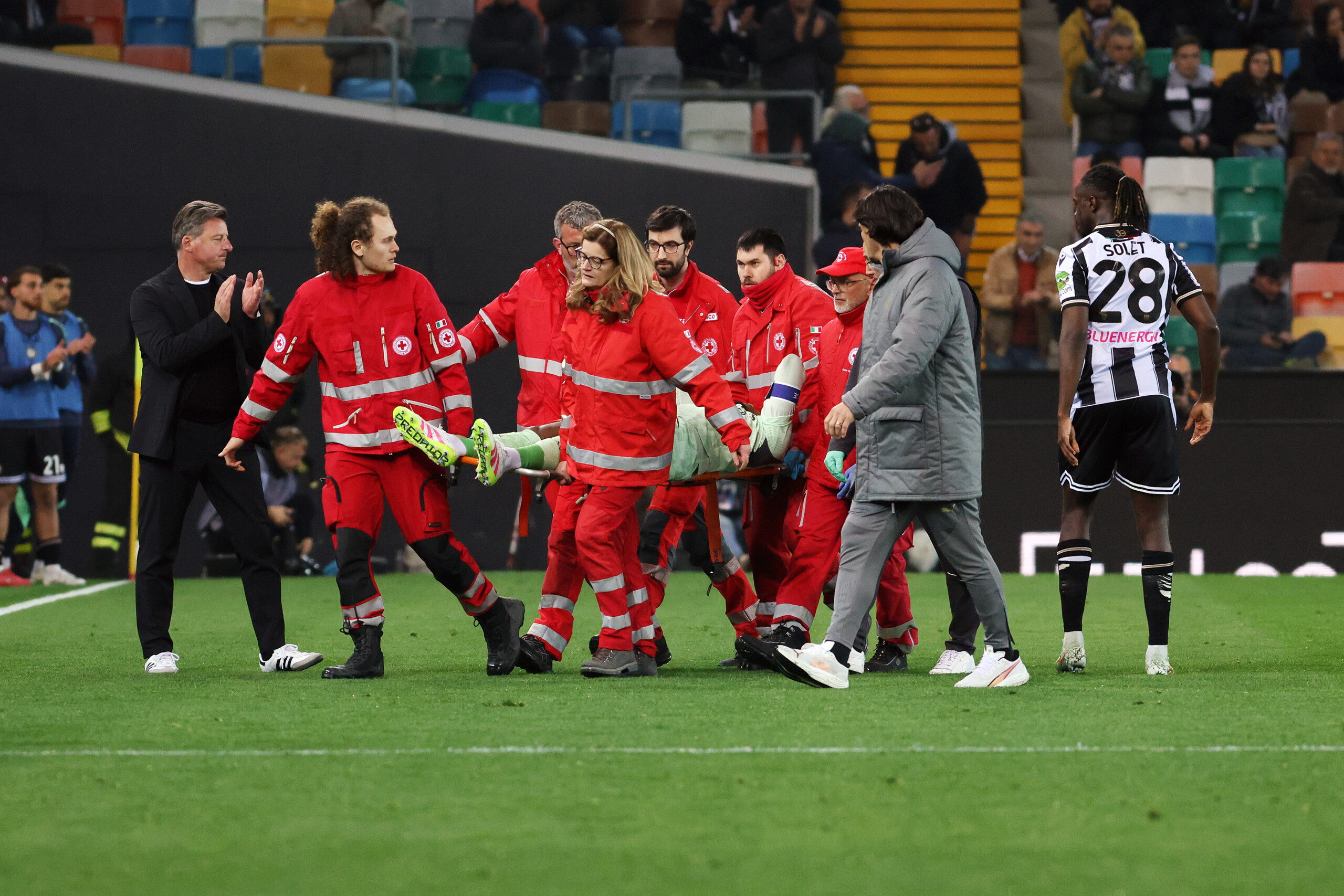 Football, Milan: Maignan discharged after night in the hospital
